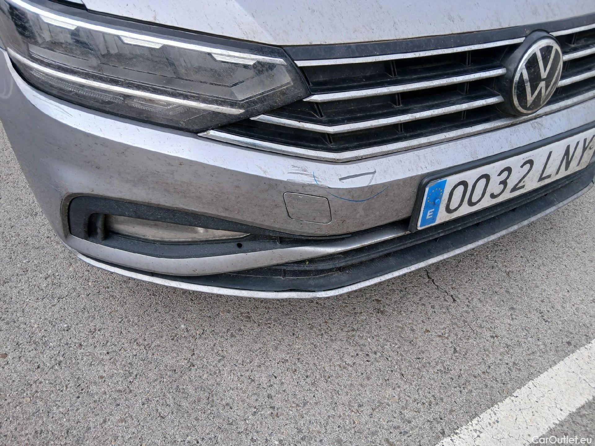  Volkswagen  Passat VOLKSWAGEN  / 2019 / 4P / sedán 2.0 TDI 90kW (122CV) DSG #12