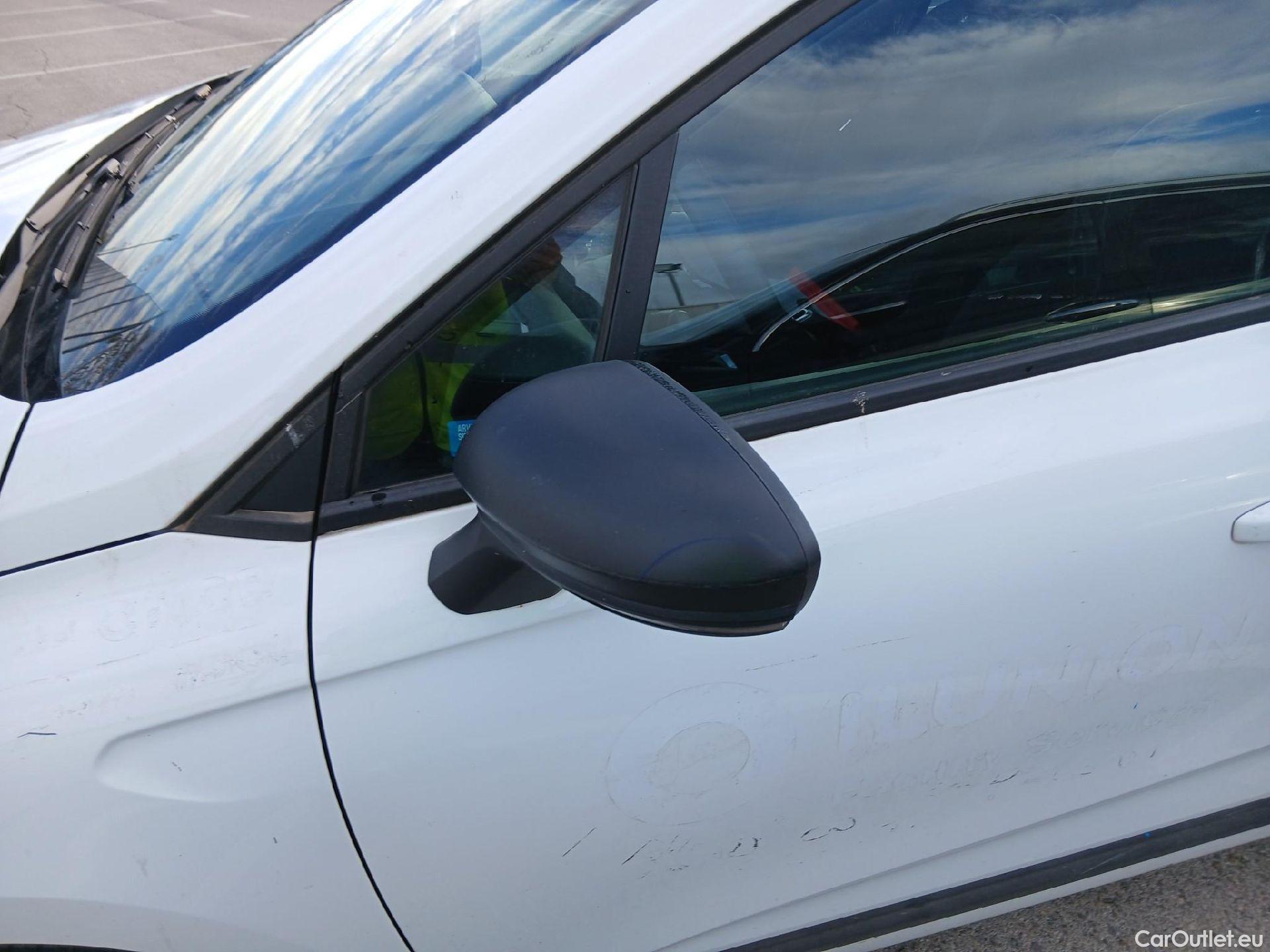  Renault  Clio RENAULT  / 2019 / 5P / berlina con portón Business Blue dCi 74kW (100CV) #23