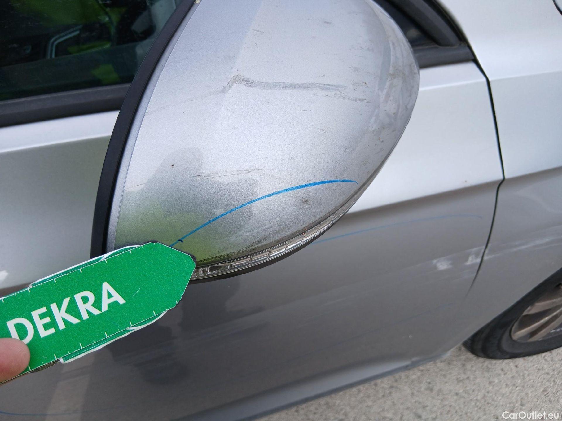  Volkswagen  Passat VOLKSWAGEN  / 2019 / 4P / sedán 2.0 TDI 90kW (122CV) DSG #40