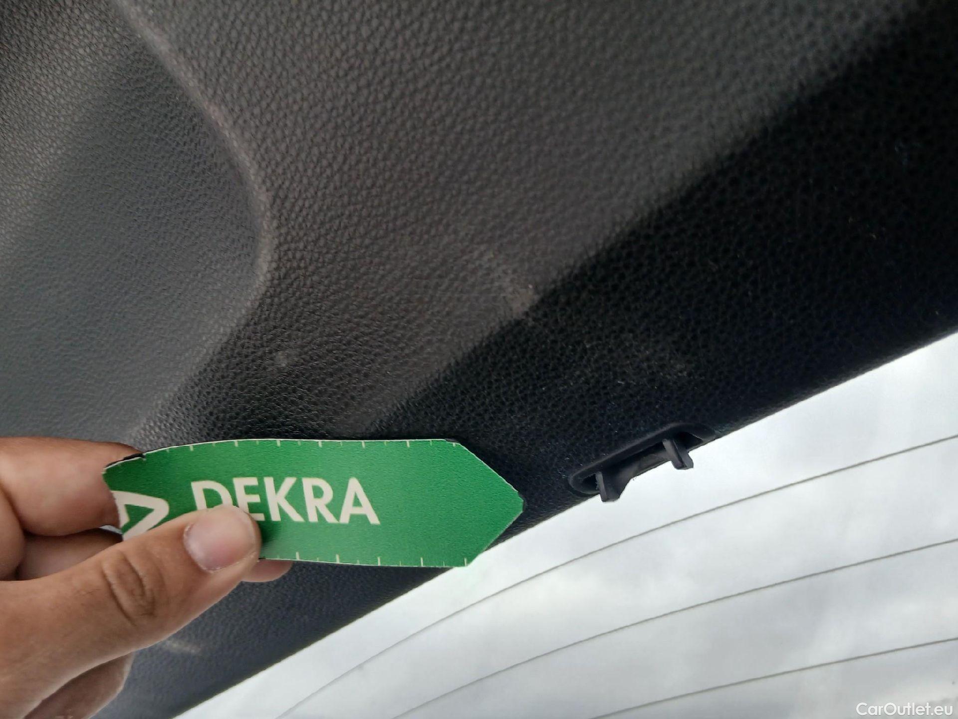  Toyota  Corolla TOYOTA  / 2019 / 5P / familiar 1.8 125H ACTIVE E-CVT TOURING SPORT #65