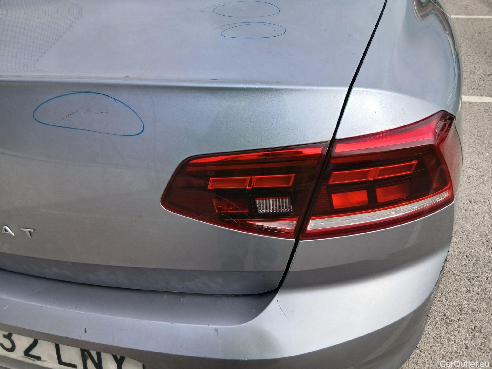  Volkswagen  Passat VOLKSWAGEN  / 2019 / 4P / sedán 2.0 TDI 90kW (122CV) DSG #32