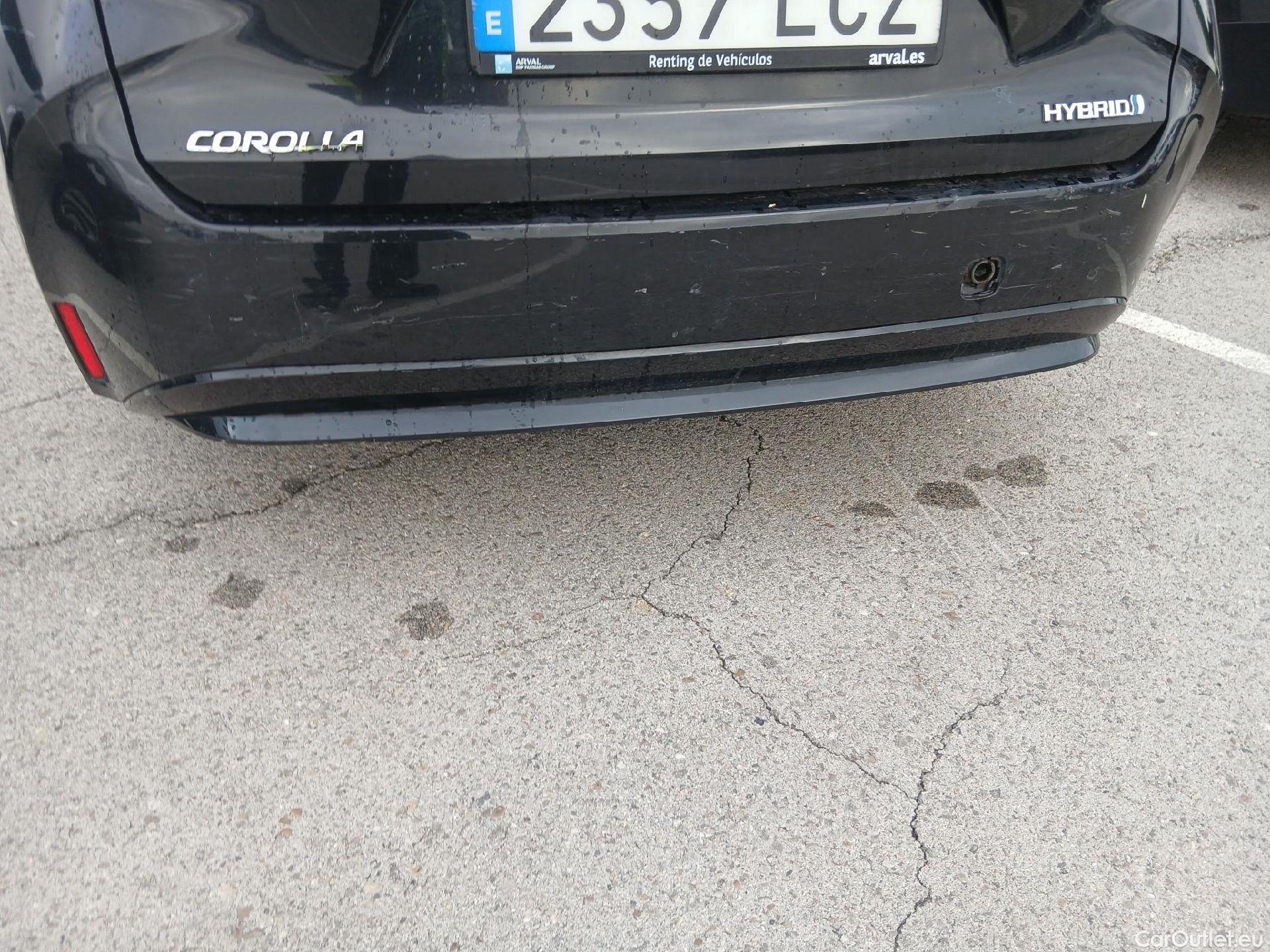  Toyota  Corolla TOYOTA  / 2019 / 5P / familiar 1.8 125H ACTIVE E-CVT TOURING SPORT #27