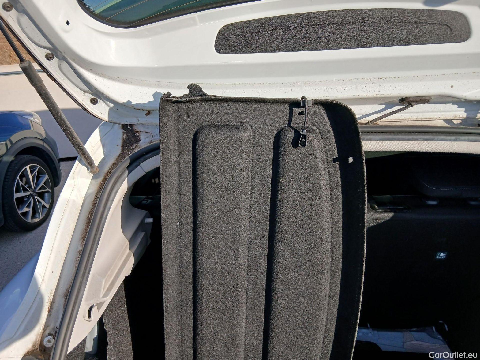  Renault  Clio RENAULT  / 2019 / 5P / berlina con portón Business Blue dCi 74kW (100CV) #6