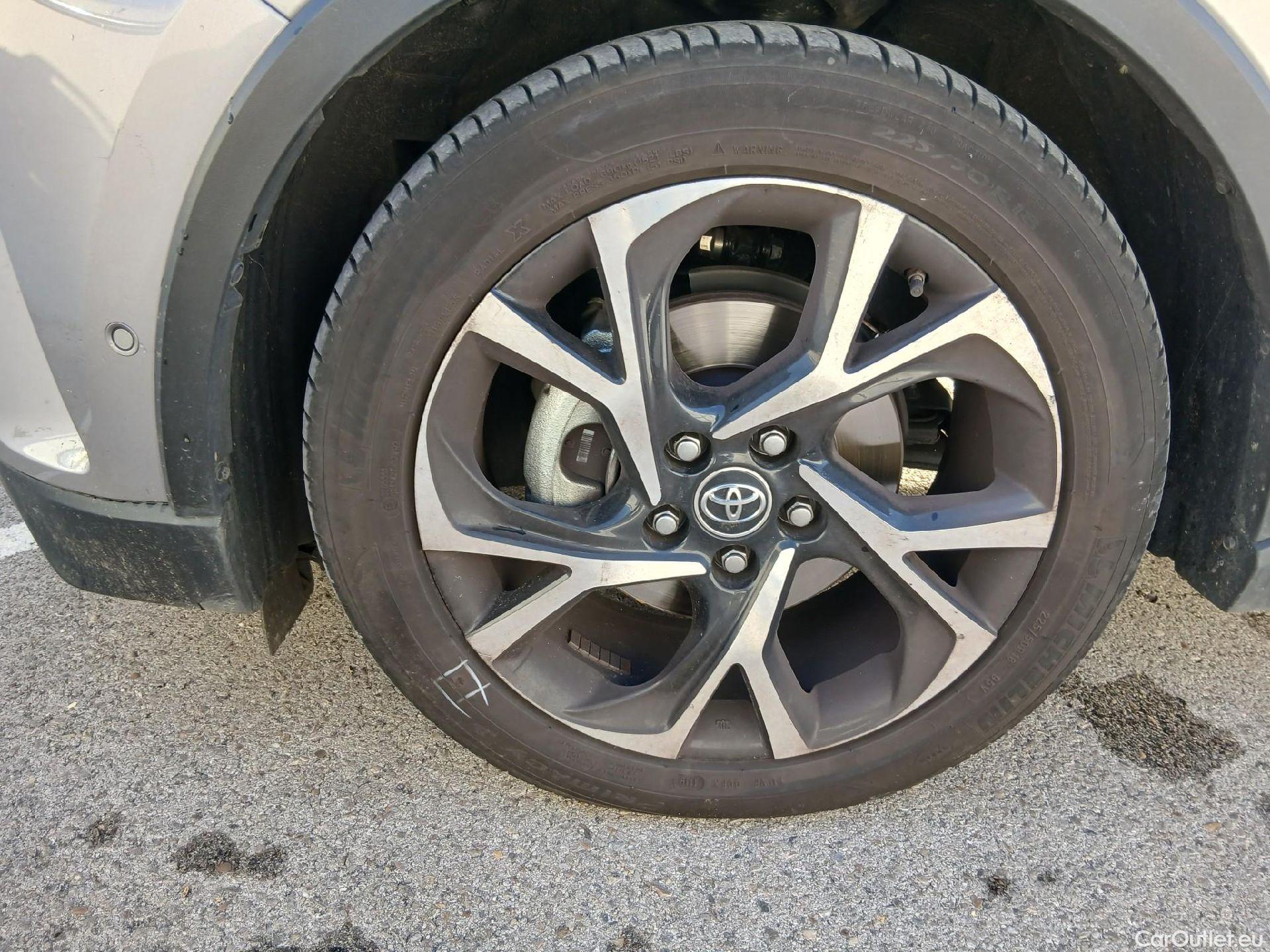  Toyota  C-HR TOYOTA  / 2016 / 5P / todoterreno 1.8 125H Advance (CX) #5