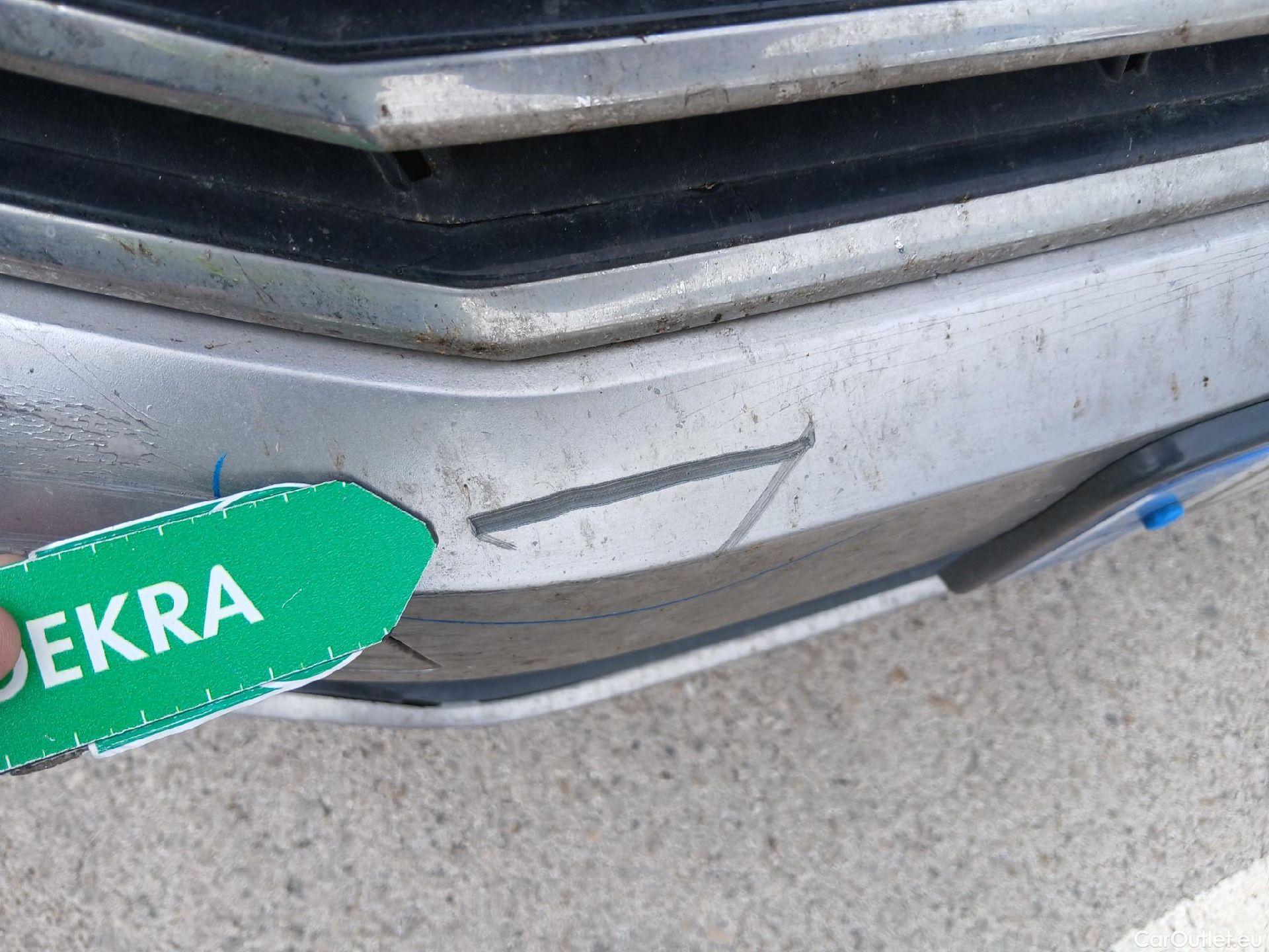  Volkswagen  Passat VOLKSWAGEN  / 2019 / 4P / sedán 2.0 TDI 90kW (122CV) DSG #11