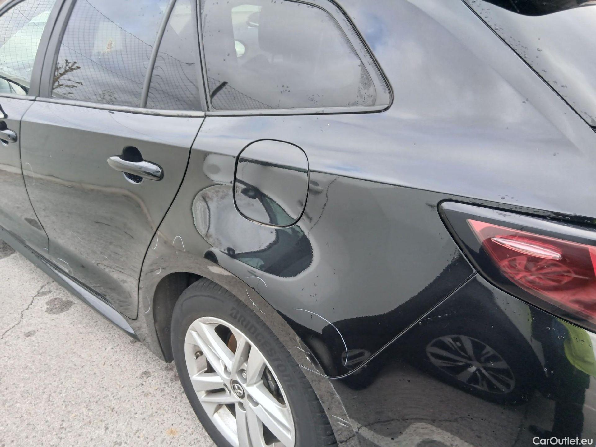  Toyota  Corolla TOYOTA  / 2019 / 5P / familiar 1.8 125H ACTIVE E-CVT TOURING SPORT #19