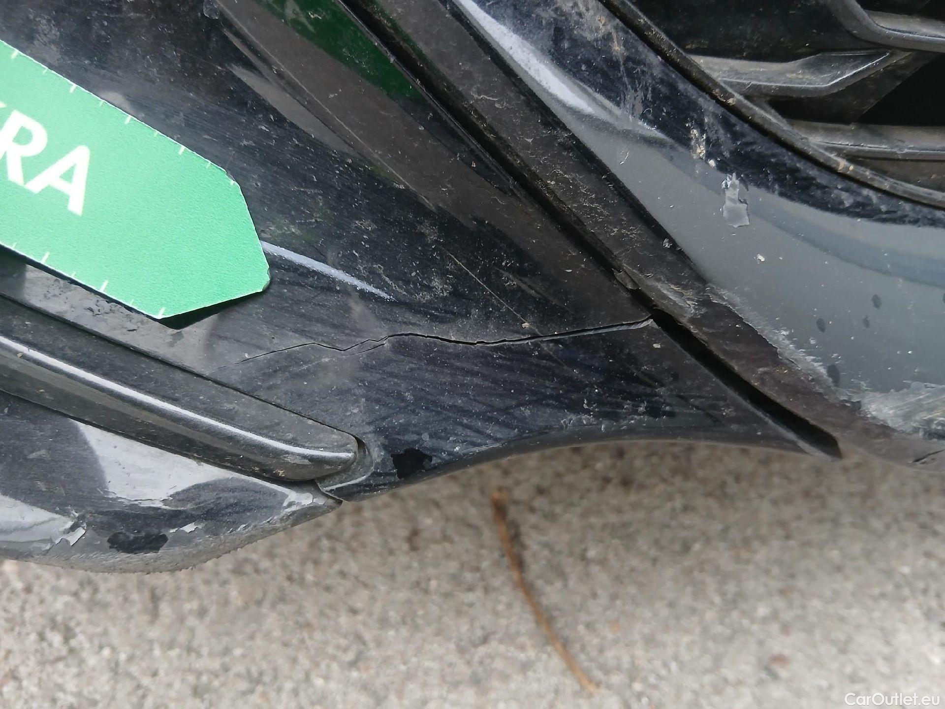  Toyota  Corolla TOYOTA  / 2019 / 5P / familiar 1.8 125H ACTIVE E-CVT TOURING SPORT #58