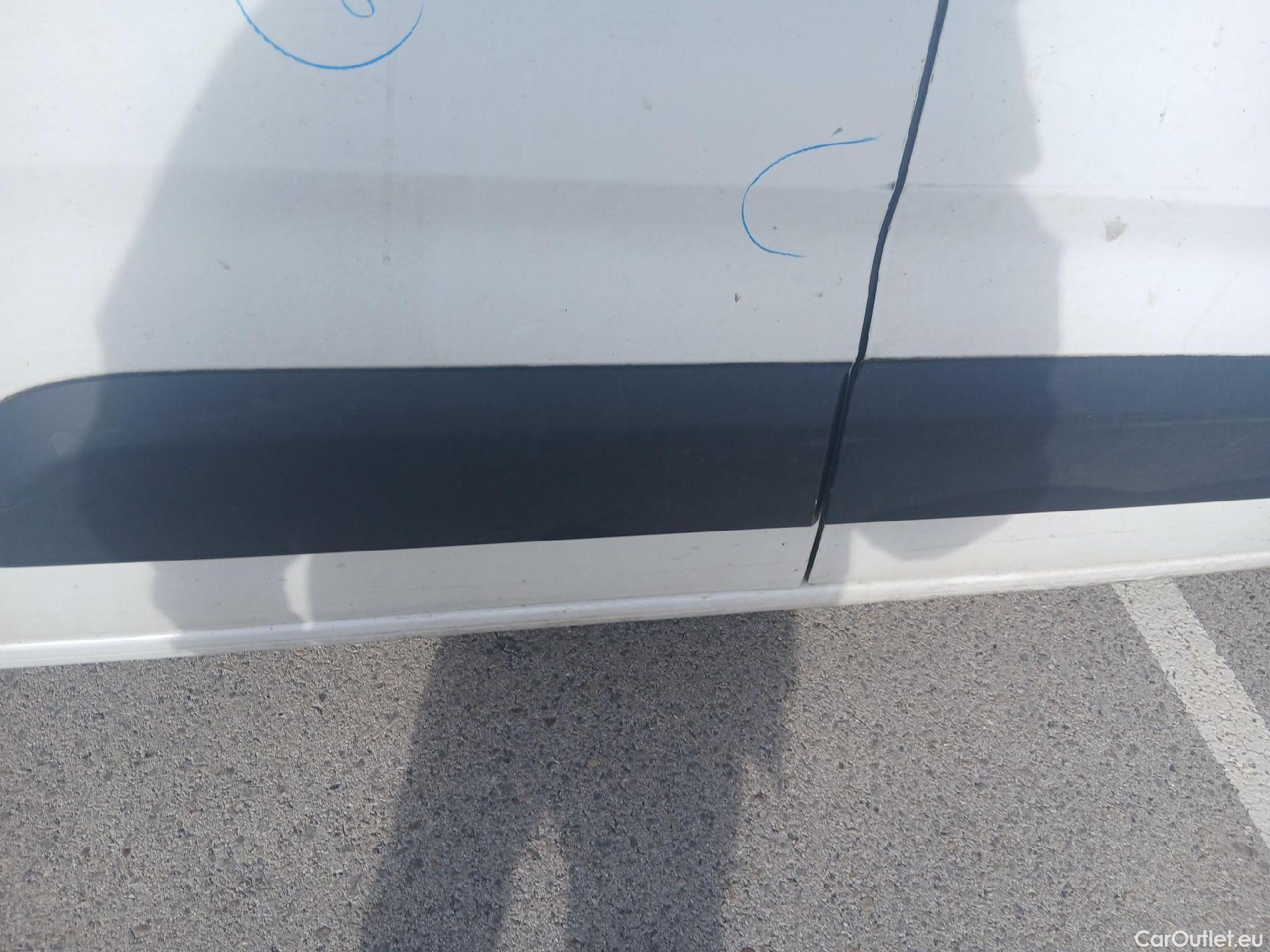  Toyota  Proace TOYOTA  City/2020/4P/furgón derivado de turismo 1.5D 96kW (130CV) GX Larga #36