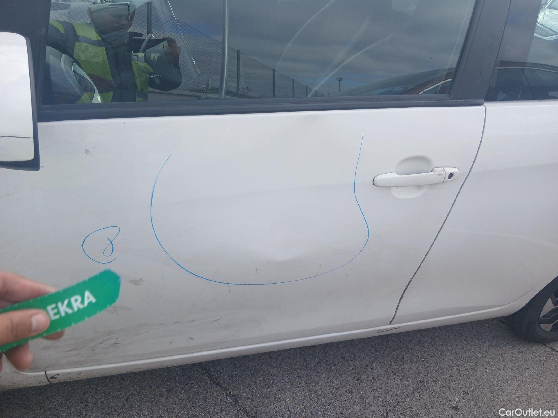  Toyota  Aygo TOYOTA  / 2018 / 5P / minicoche 1.0 70 x-play #25