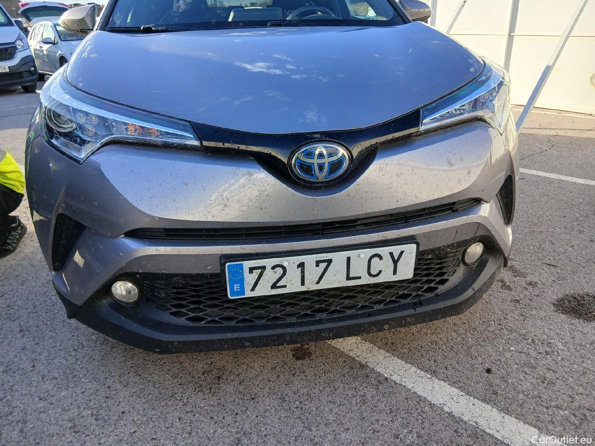  Toyota  C-HR TOYOTA  / 2016 / 5P / todoterreno 1.8 125H Advance (CX) #3