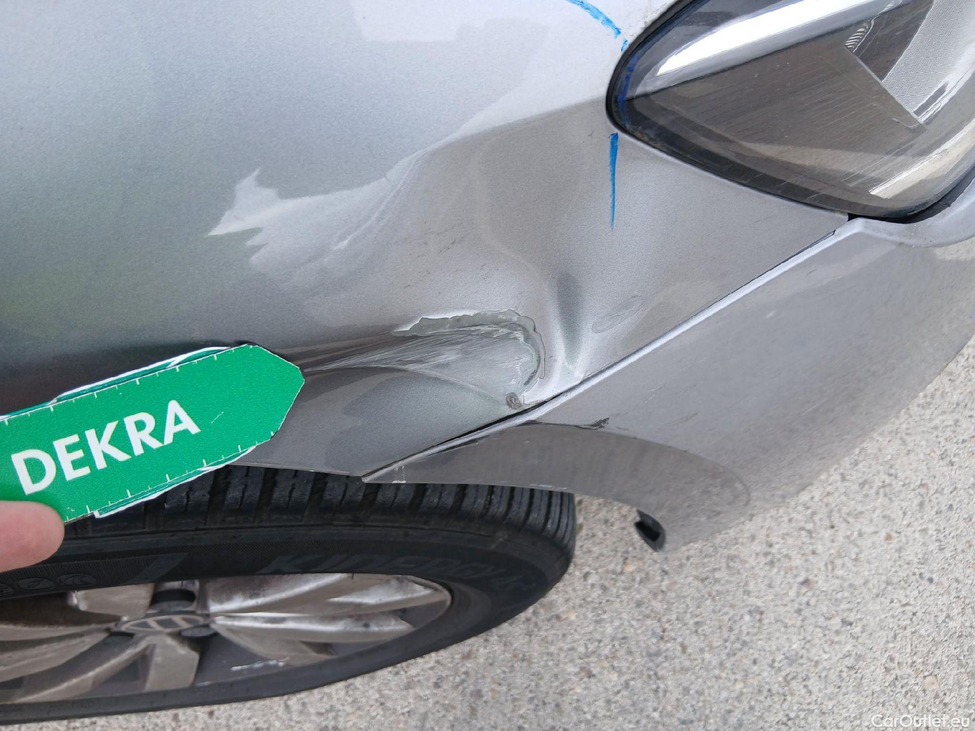  Volkswagen  Passat VOLKSWAGEN  / 2019 / 4P / sedán 2.0 TDI 90kW (122CV) DSG #43