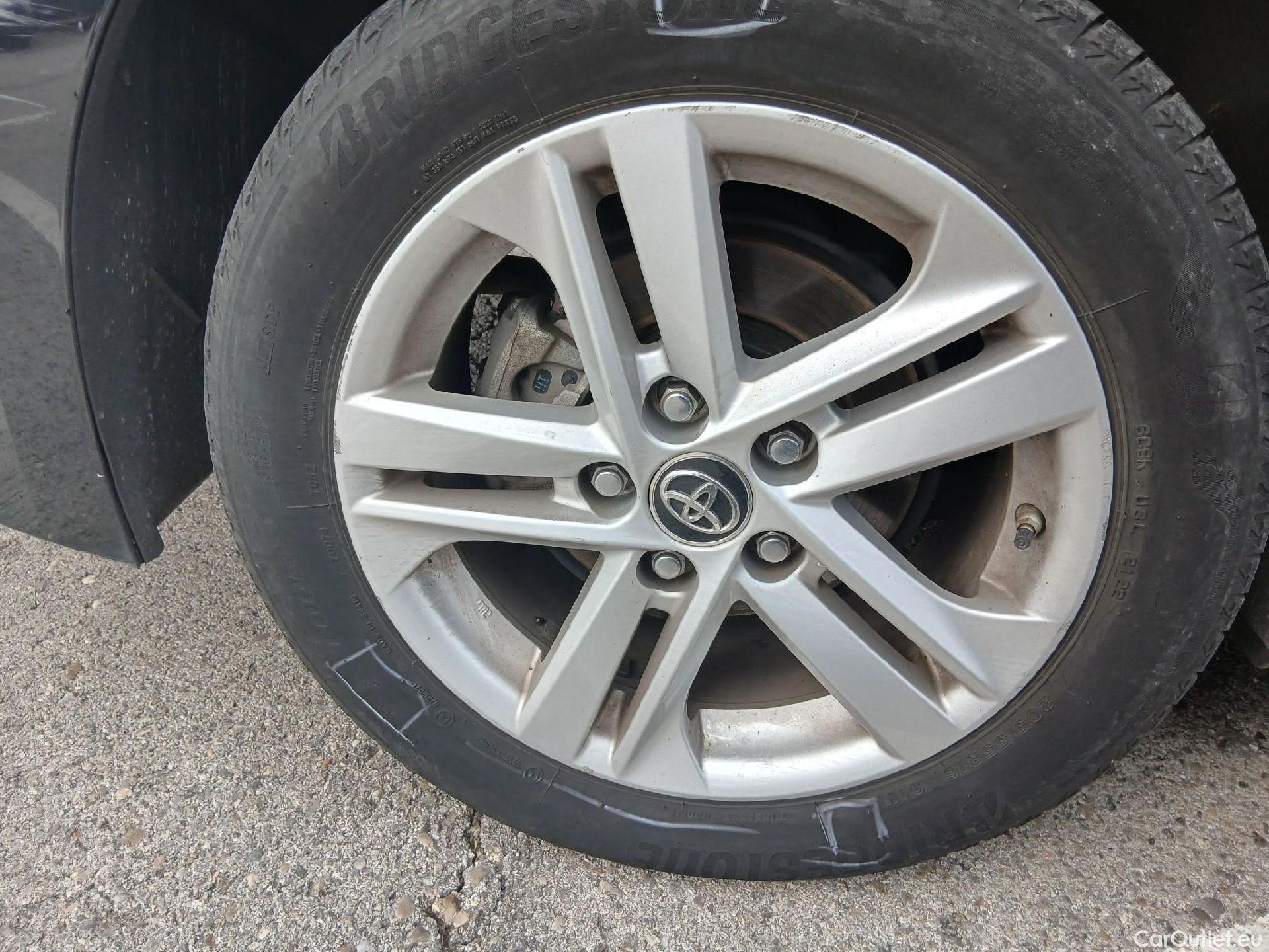  Toyota  Corolla TOYOTA  / 2019 / 5P / familiar 1.8 125H ACTIVE E-CVT TOURING SPORT #39