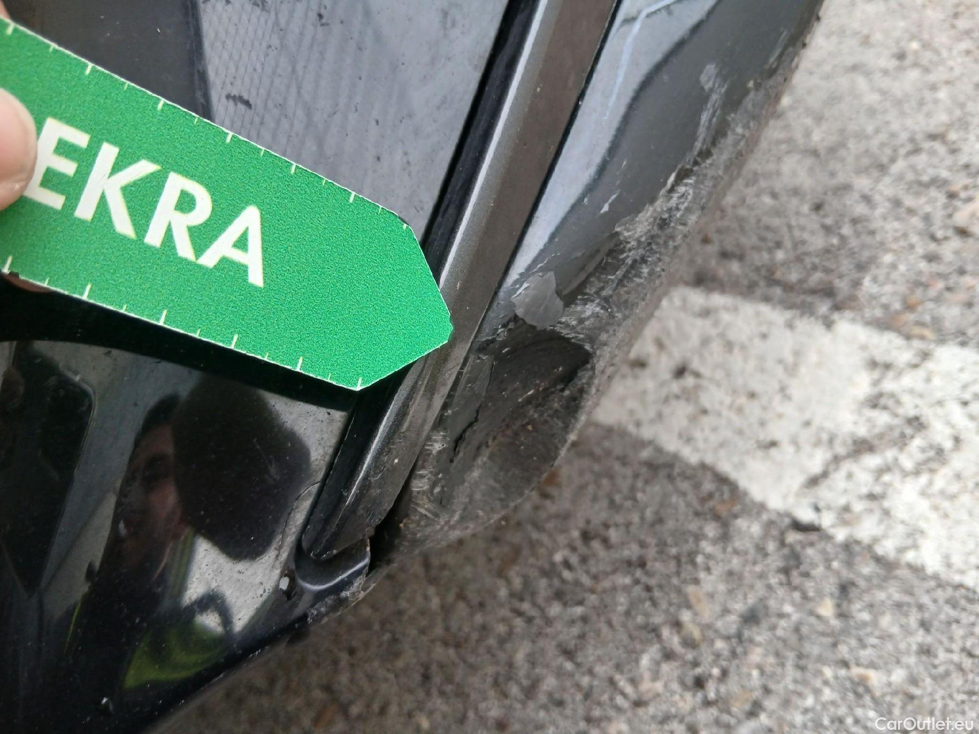  Toyota  Corolla TOYOTA  / 2019 / 5P / familiar 1.8 125H ACTIVE E-CVT TOURING SPORT #3