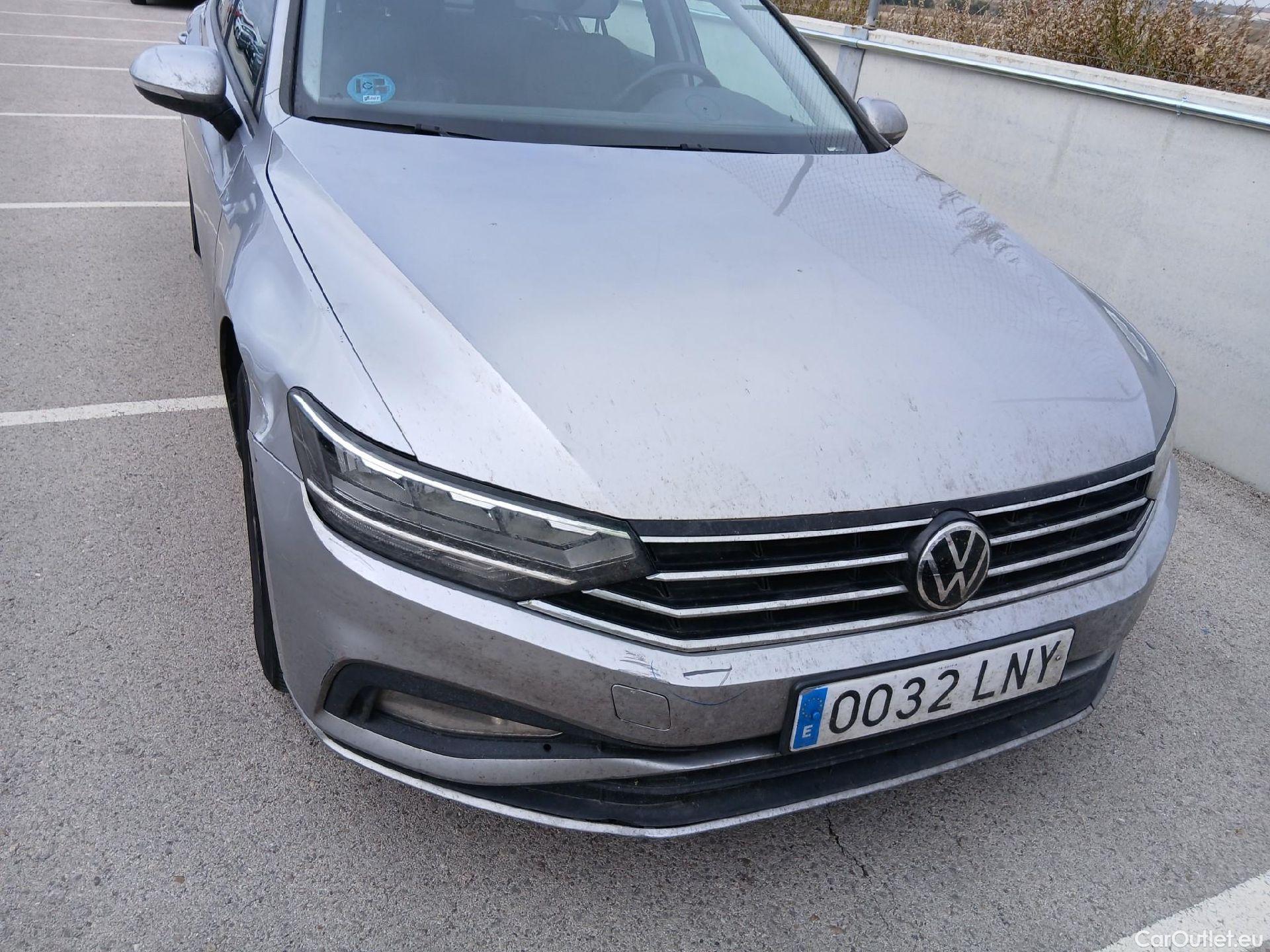 Volkswagen  Passat VOLKSWAGEN  / 2019 / 4P / sedán 2.0 TDI 90kW (122CV) DSG #10
