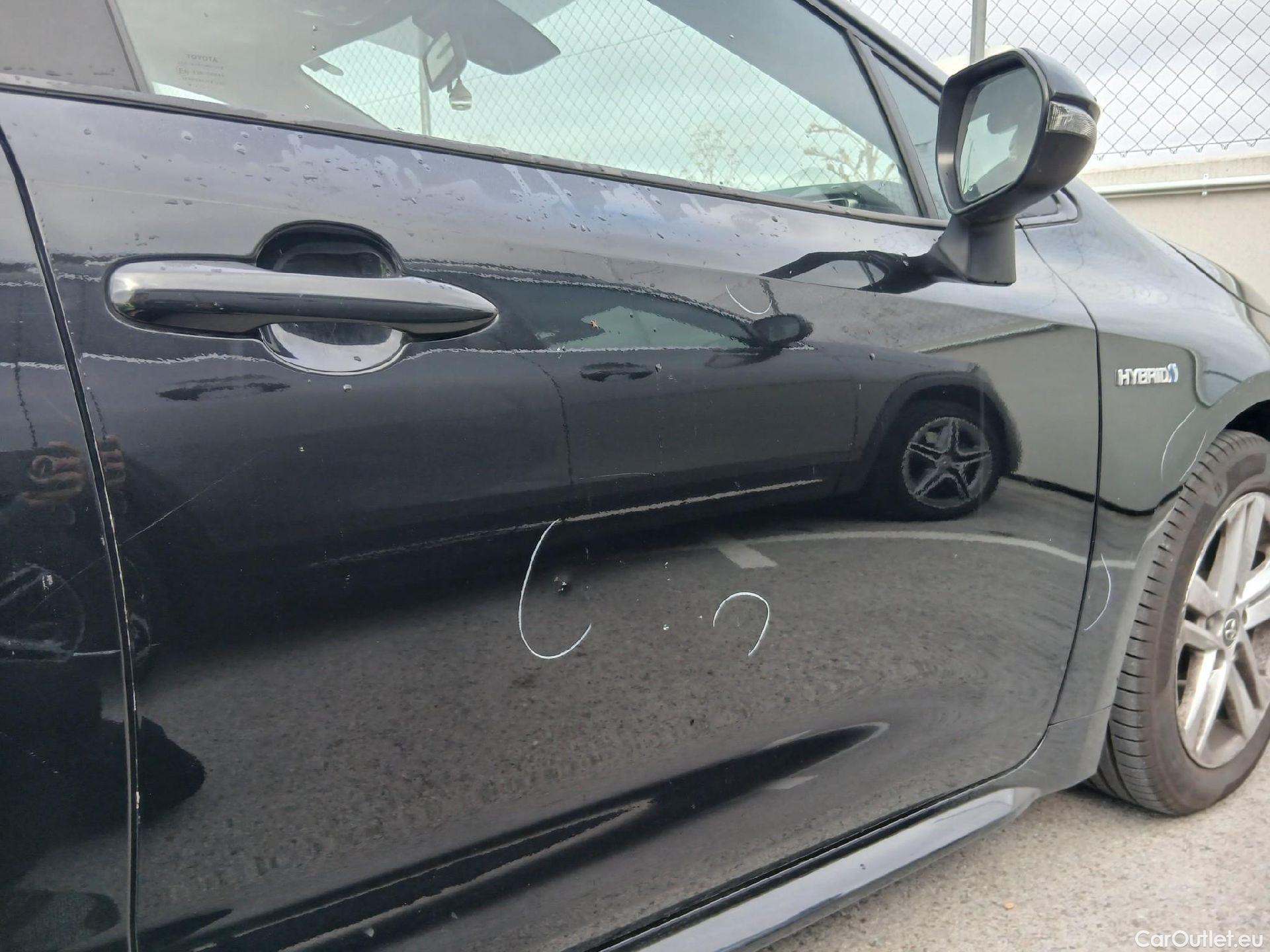  Toyota  Corolla TOYOTA  / 2019 / 5P / familiar 1.8 125H ACTIVE E-CVT TOURING SPORT #40