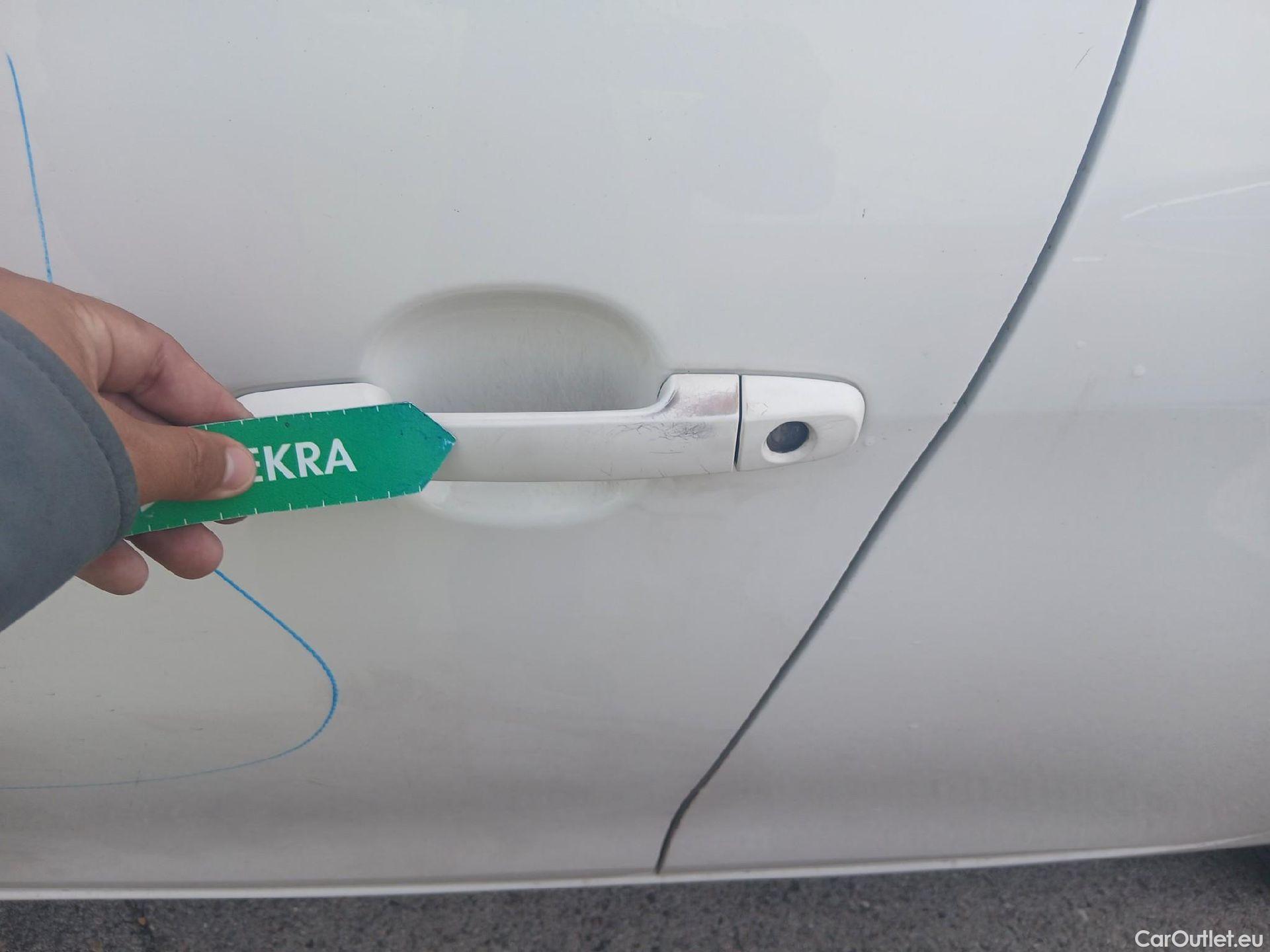  Toyota  Aygo TOYOTA  / 2018 / 5P / minicoche 1.0 70 x-play #28