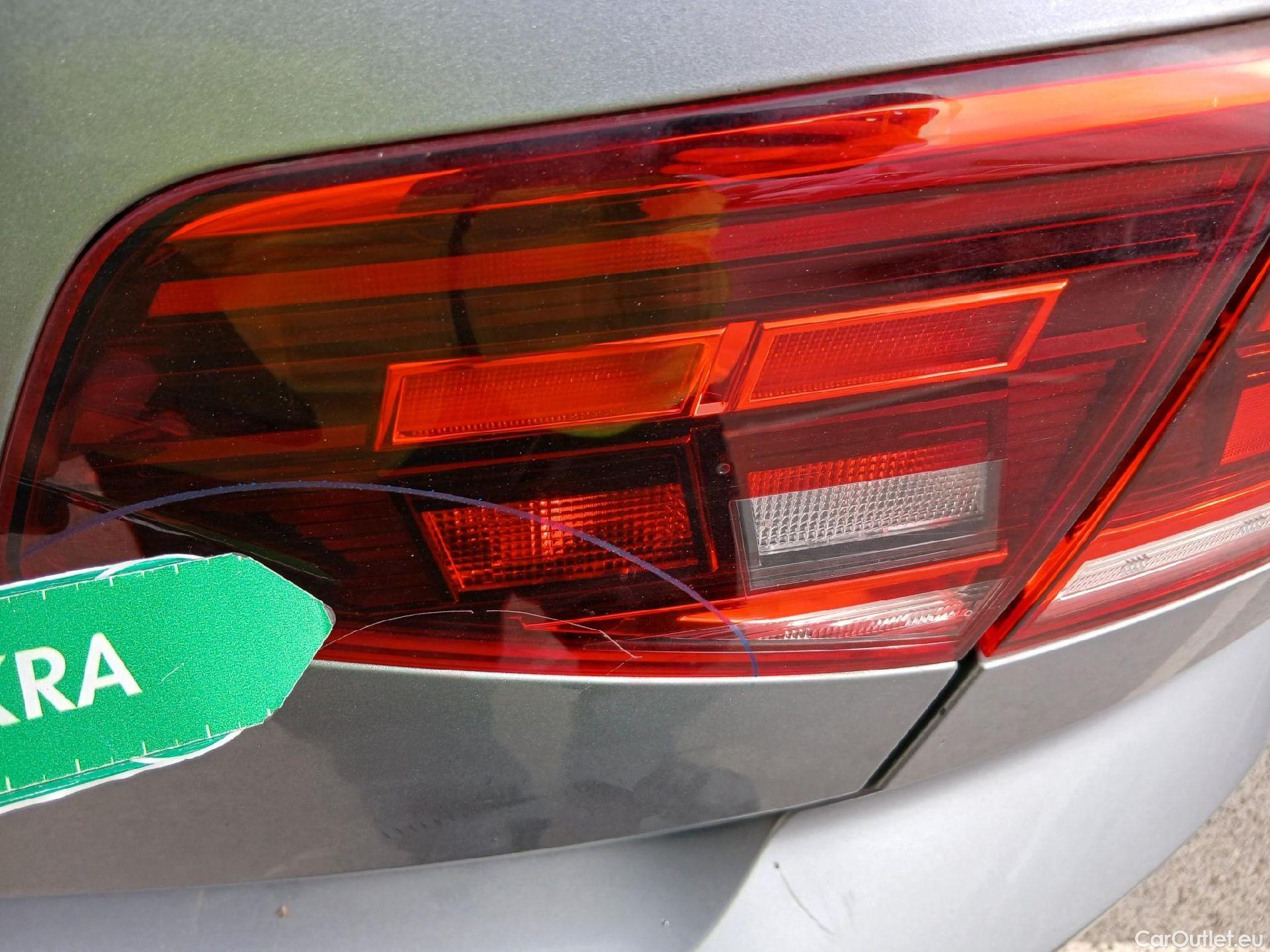  Volkswagen  Passat VOLKSWAGEN  / 2019 / 4P / sedán 2.0 TDI 90kW (122CV) DSG #31