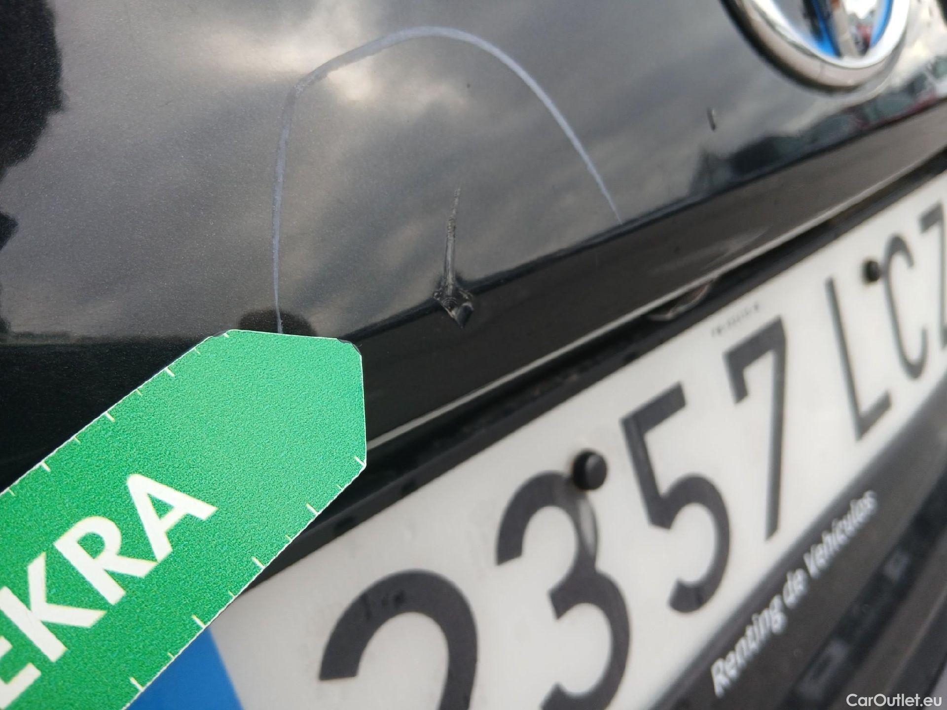  Toyota  Corolla TOYOTA  / 2019 / 5P / familiar 1.8 125H ACTIVE E-CVT TOURING SPORT #25