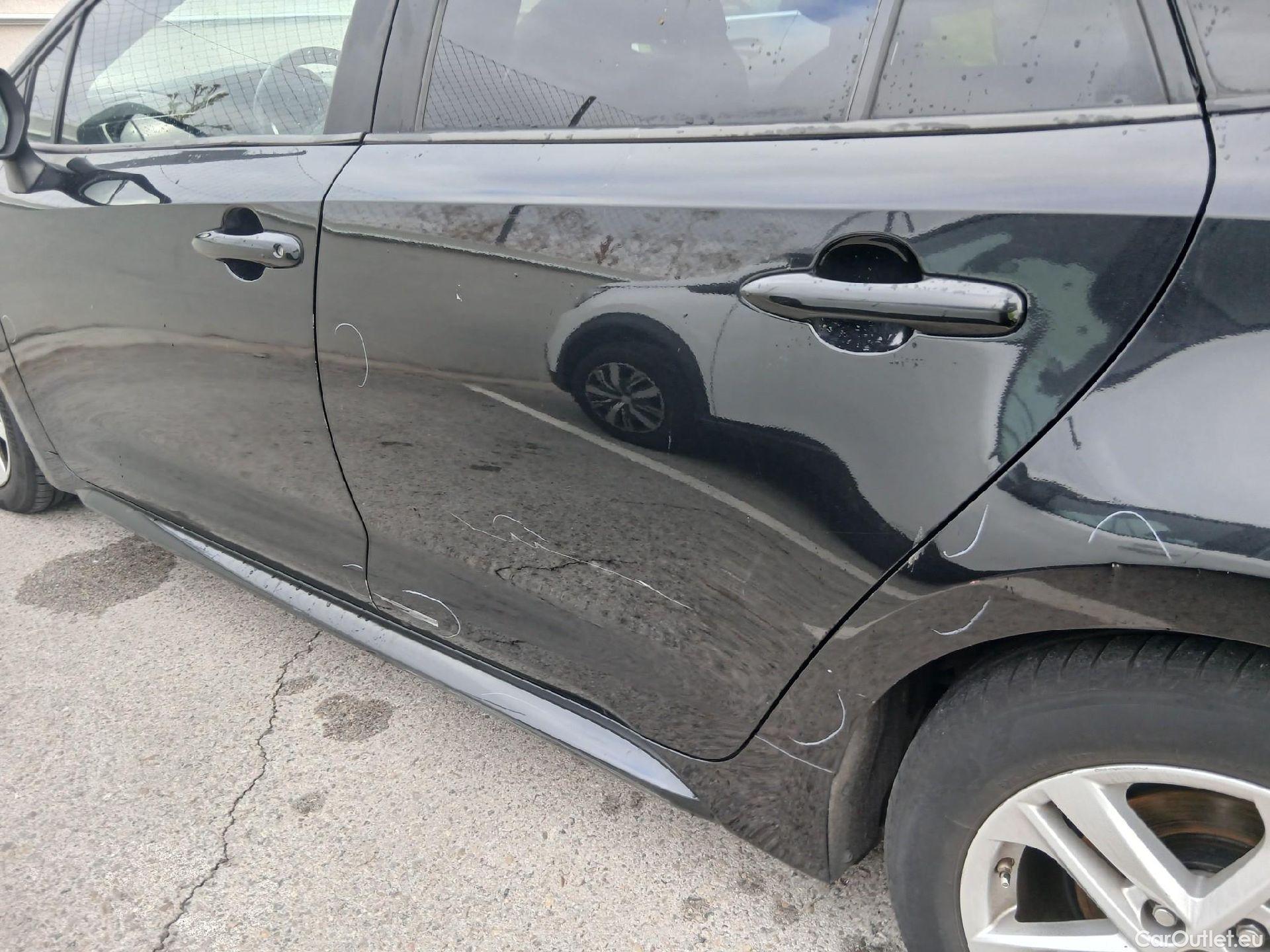  Toyota  Corolla TOYOTA  / 2019 / 5P / familiar 1.8 125H ACTIVE E-CVT TOURING SPORT #16