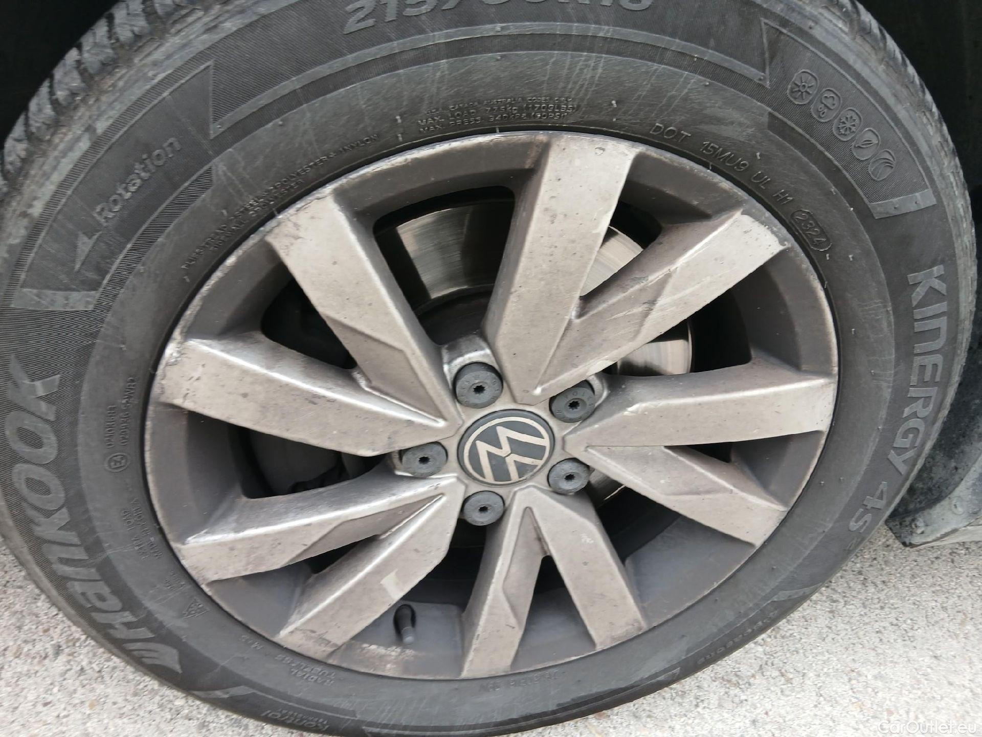  Volkswagen  Passat VOLKSWAGEN  / 2019 / 4P / sedán 2.0 TDI 90kW (122CV) DSG #2