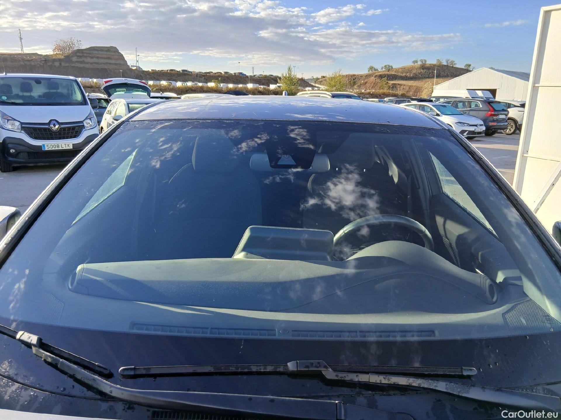  Toyota  C-HR TOYOTA  / 2016 / 5P / todoterreno 1.8 125H Advance (CX) #1