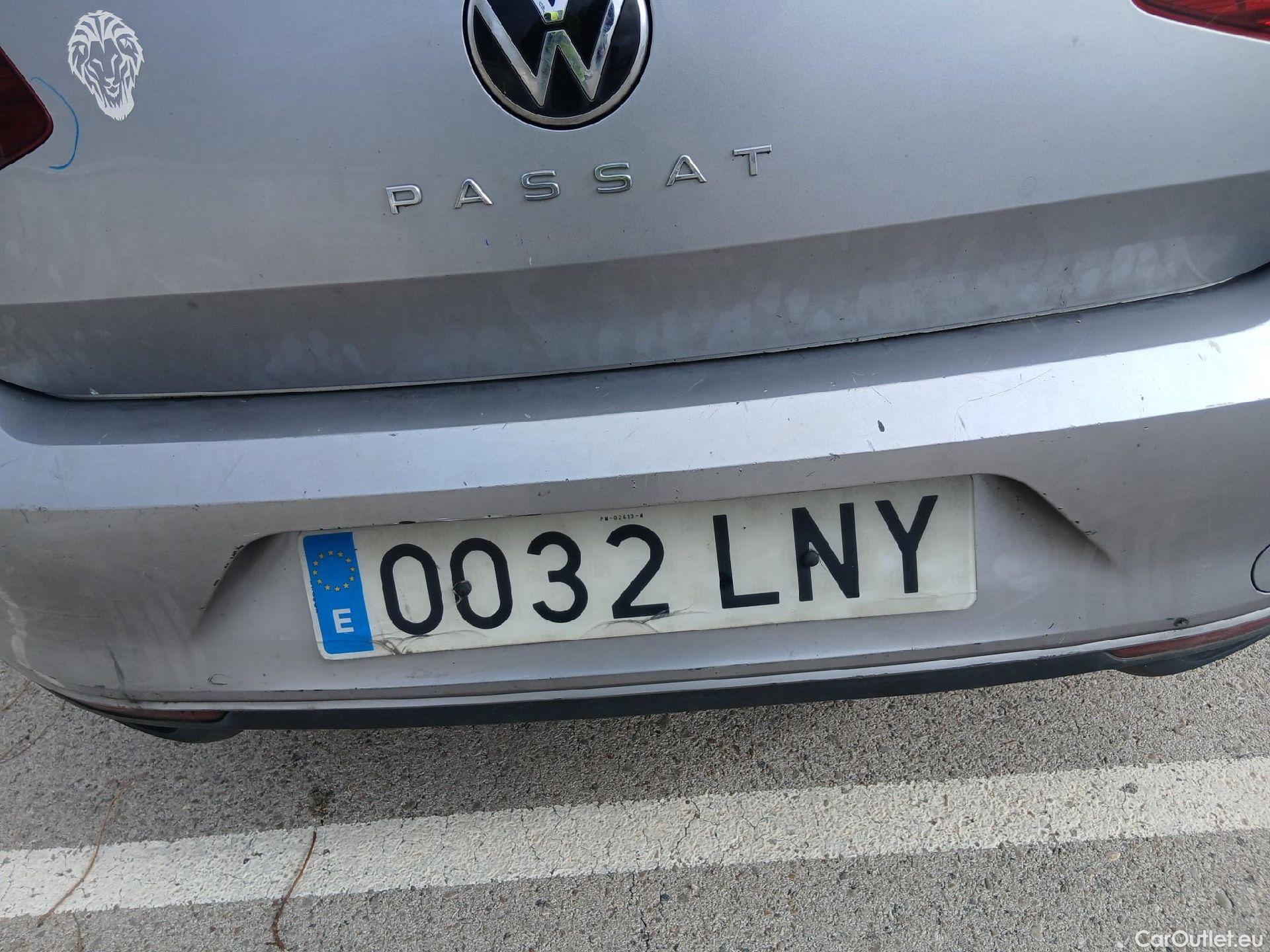  Volkswagen  Passat VOLKSWAGEN  / 2019 / 4P / sedán 2.0 TDI 90kW (122CV) DSG #29