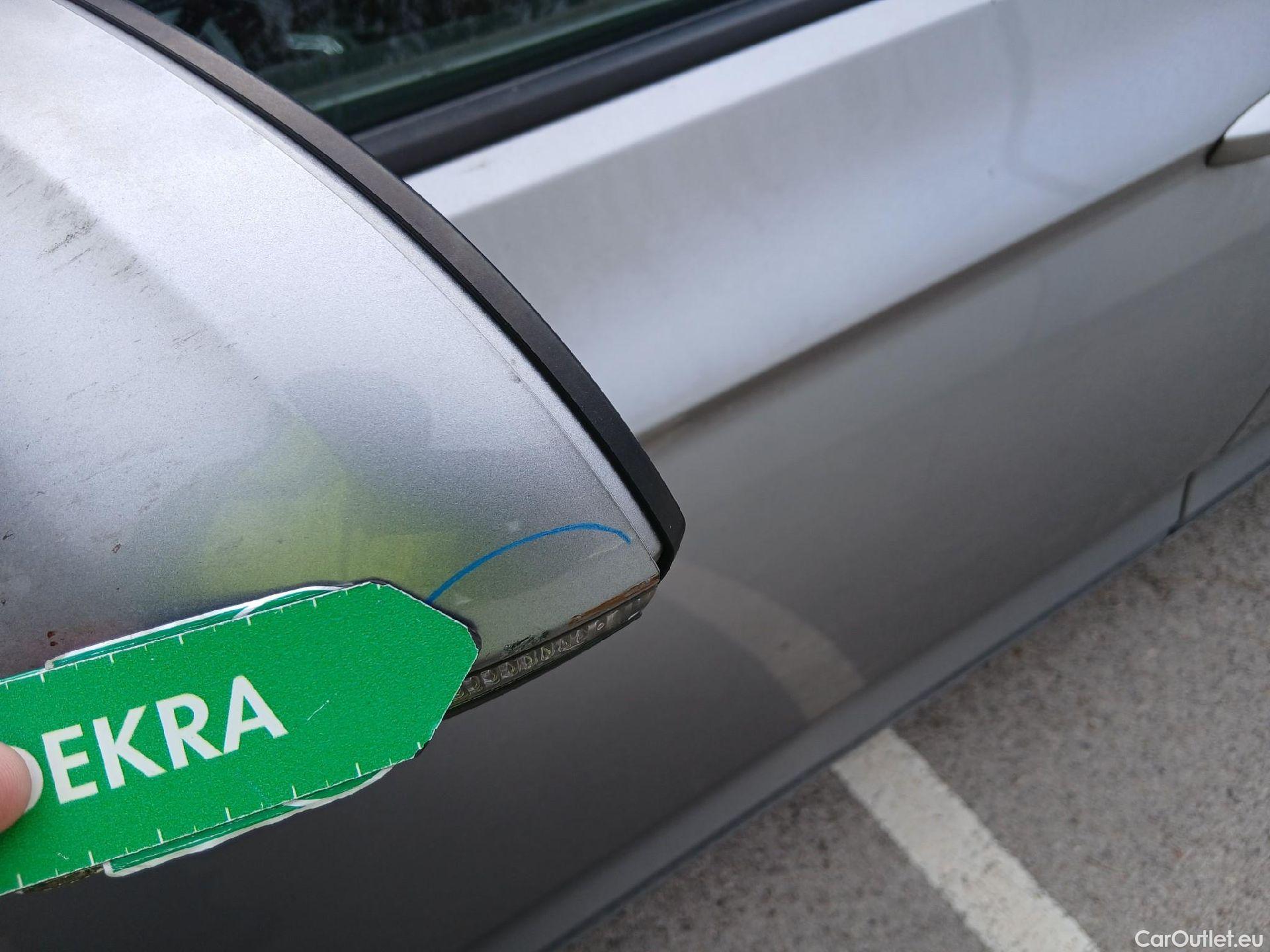  Volkswagen  Passat VOLKSWAGEN  / 2019 / 4P / sedán 2.0 TDI 90kW (122CV) DSG #15