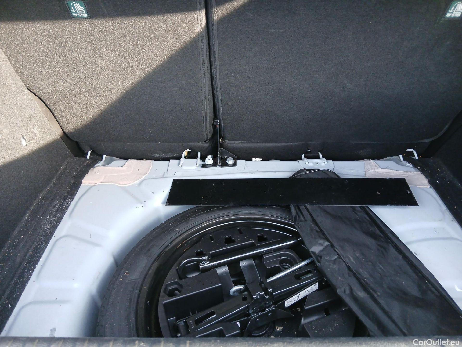  Renault  Clio RENAULT  / 2019 / 5P / berlina con portón Business Blue dCi 74kW (100CV) #3