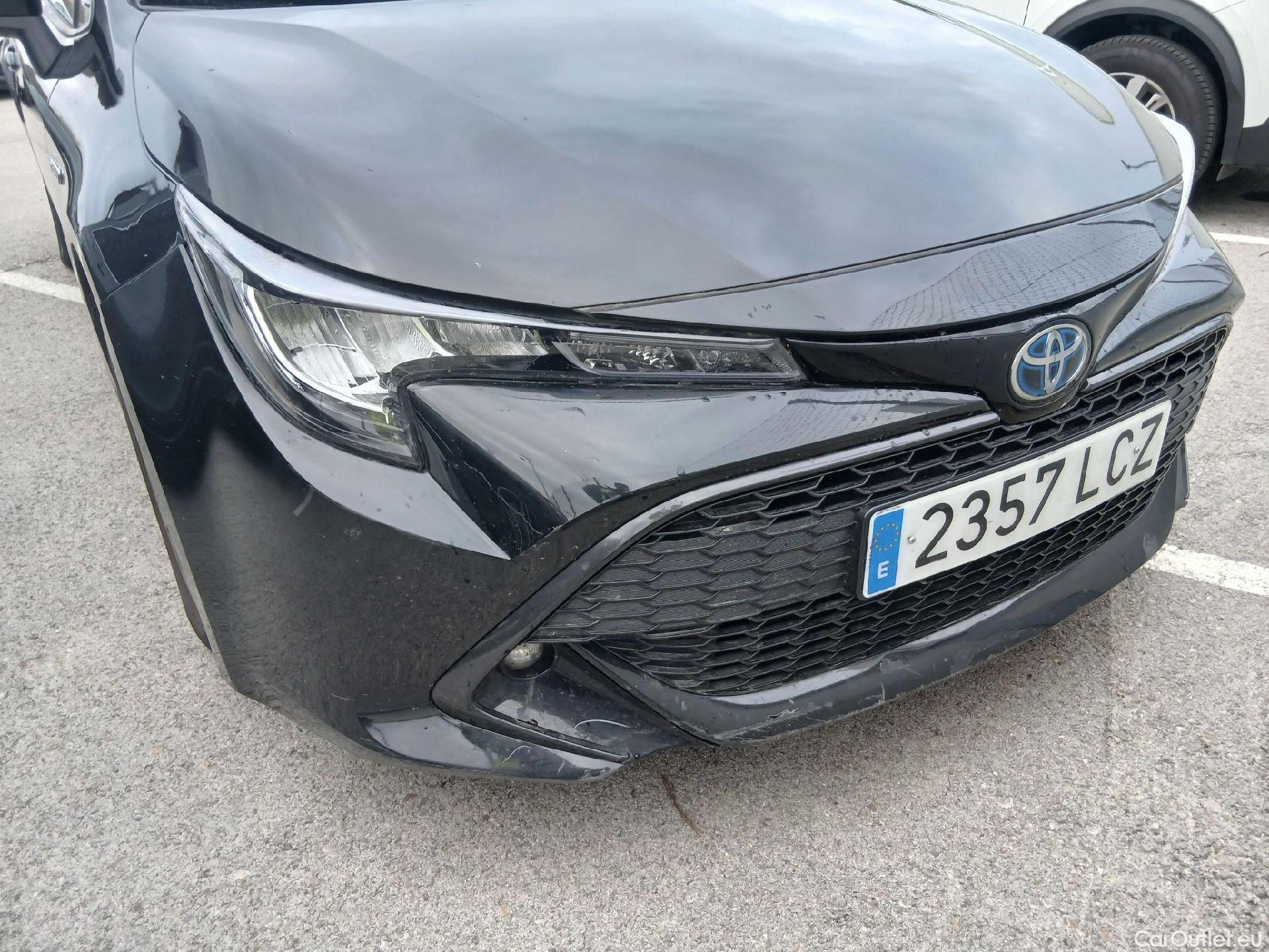  Toyota  Corolla TOYOTA  / 2019 / 5P / familiar 1.8 125H ACTIVE E-CVT TOURING SPORT #2