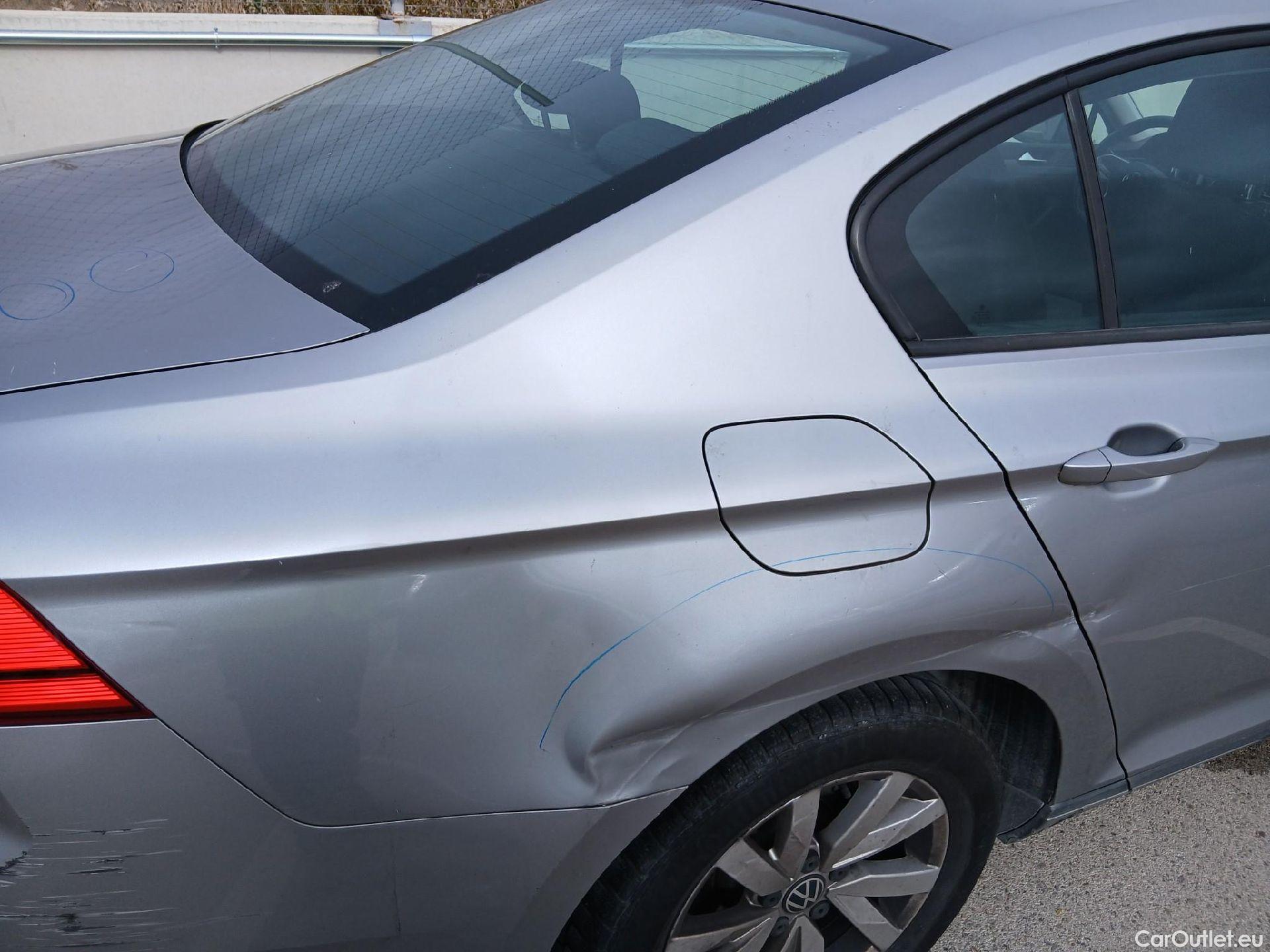  Volkswagen  Passat VOLKSWAGEN  / 2019 / 4P / sedán 2.0 TDI 90kW (122CV) DSG #33