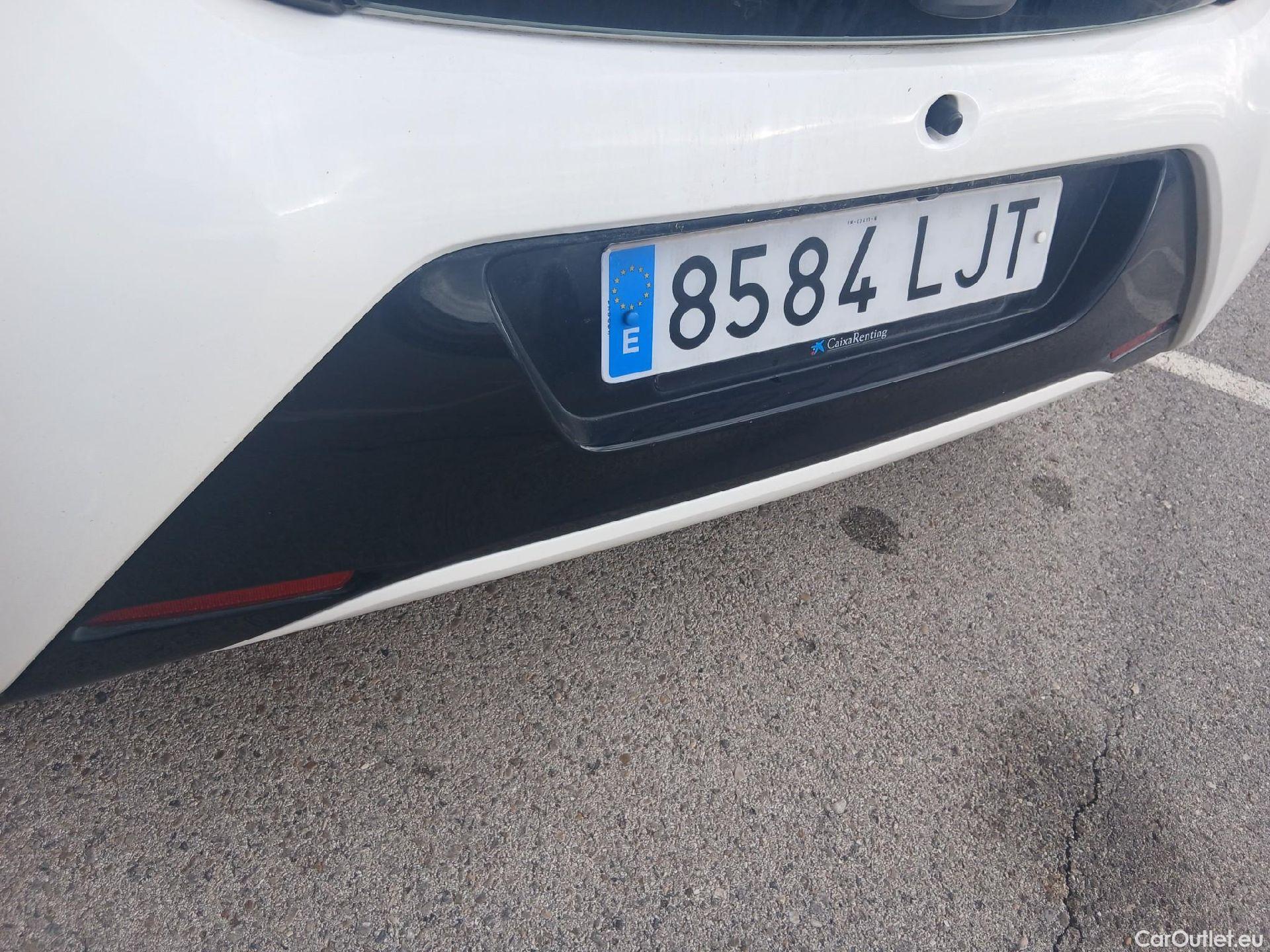  Toyota  Aygo TOYOTA  / 2018 / 5P / minicoche 1.0 70 x-play #34