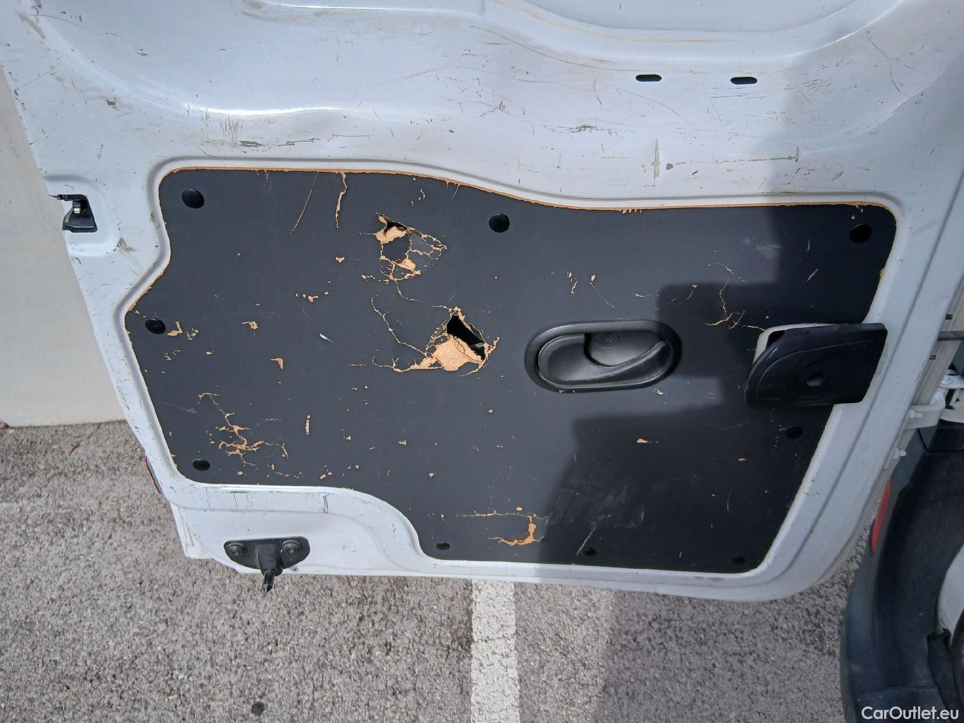  Renault  Kangoo RENAULT  Furgón/2013/3P/furgón derivado de turismo Profesional dCi 66 kW (90 CV) #32