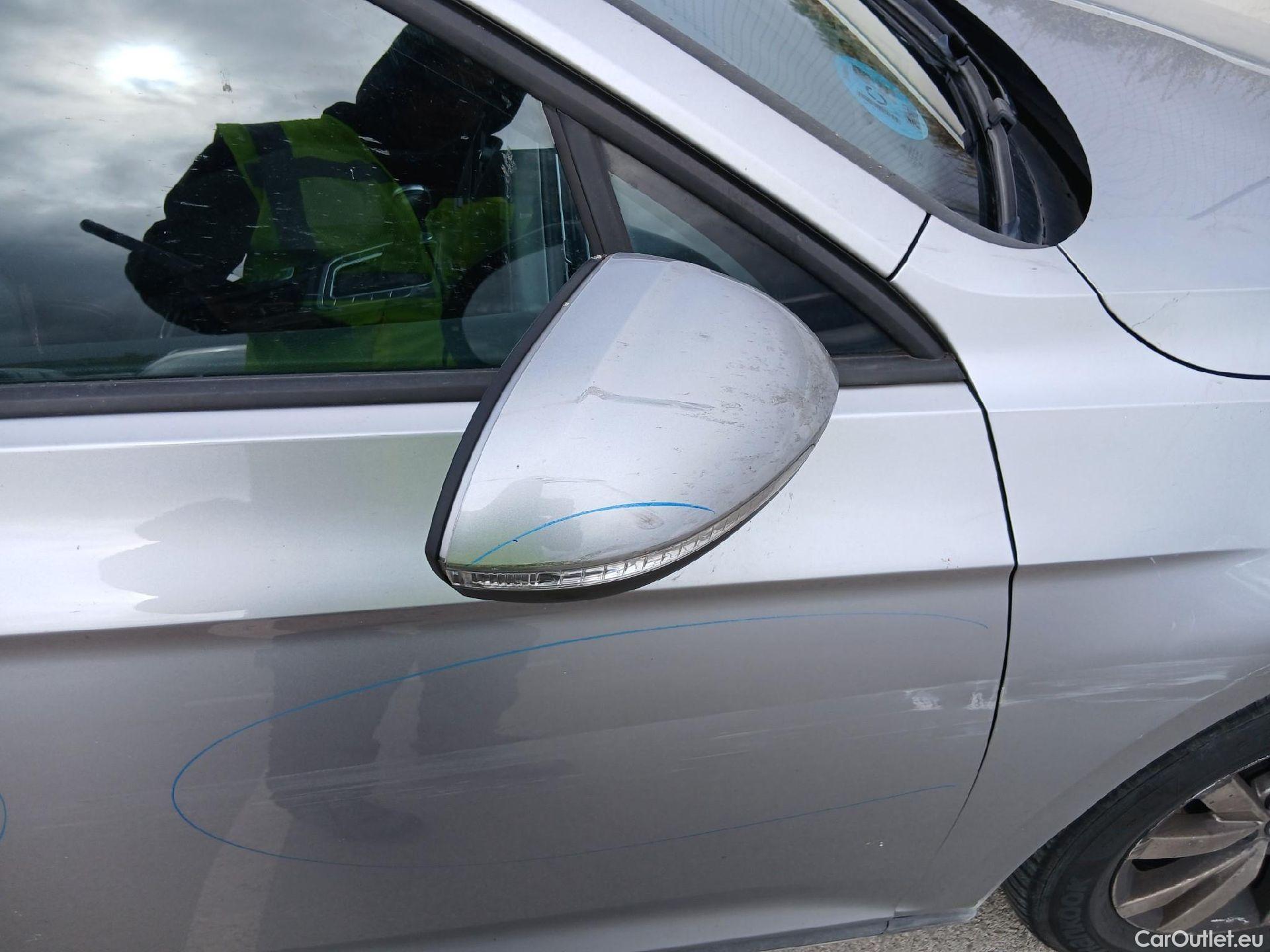  Volkswagen  Passat VOLKSWAGEN  / 2019 / 4P / sedán 2.0 TDI 90kW (122CV) DSG #39