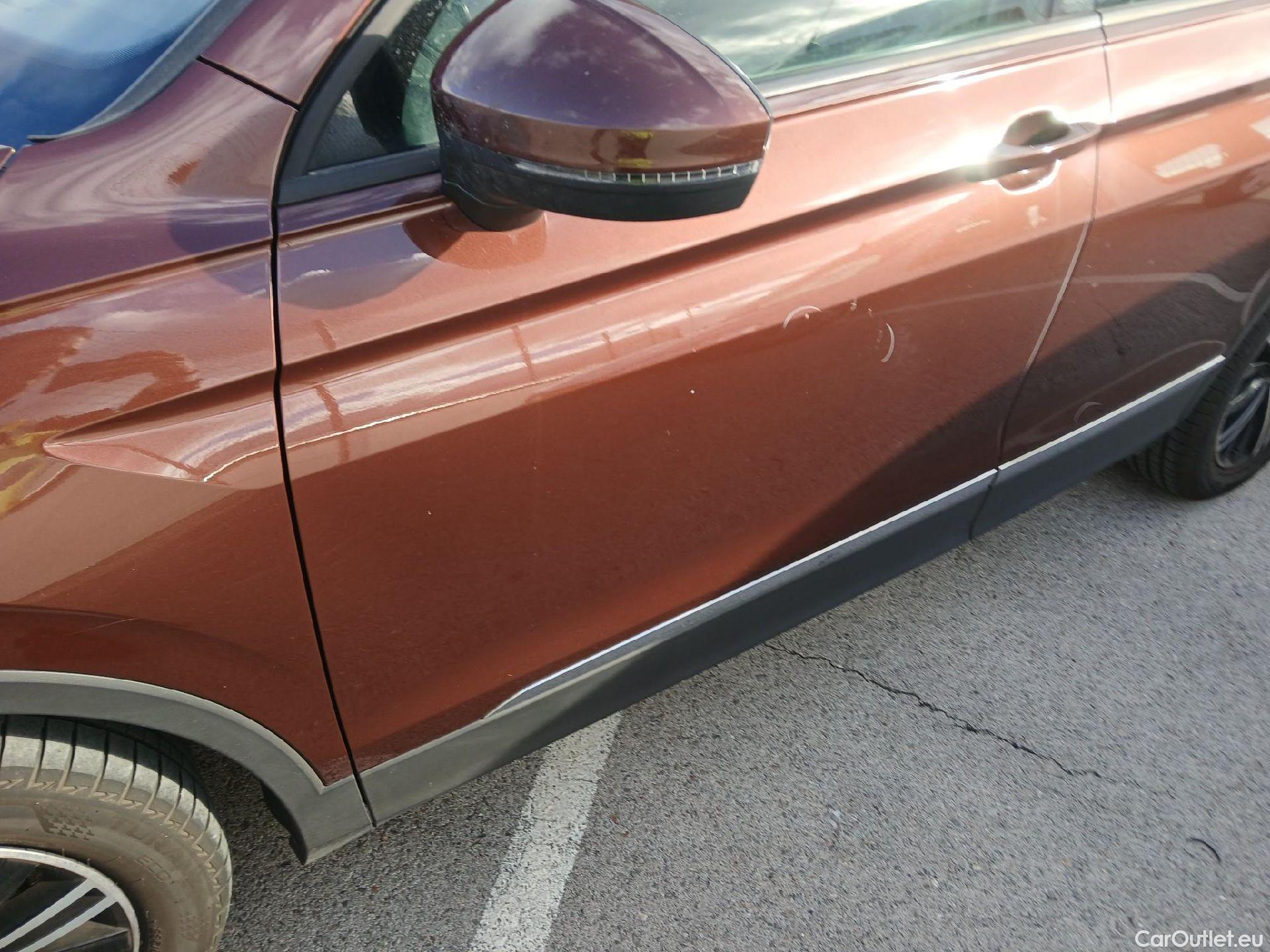  Volkswagen  Tiguan VOLKSWAGEN  / 2020 / 5P / todoterreno Life 2.0 TDI 110kW (150CV) #23