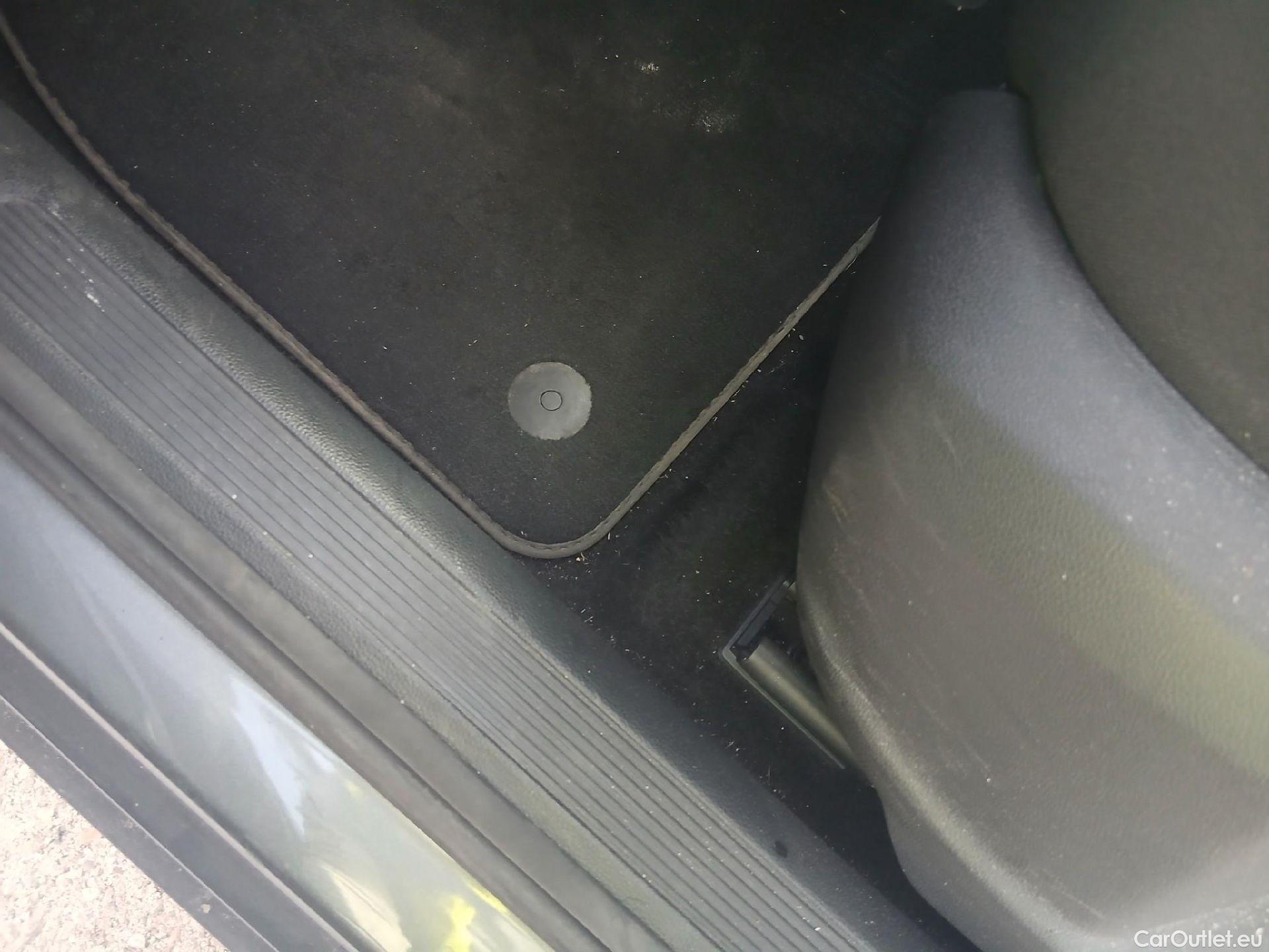  Volkswagen  T-ROC VOLKSWAGEN  / 2017 / 5P / todoterreno Advance 2.0 TDI 110kW (150CV) DSG (AC2) #26