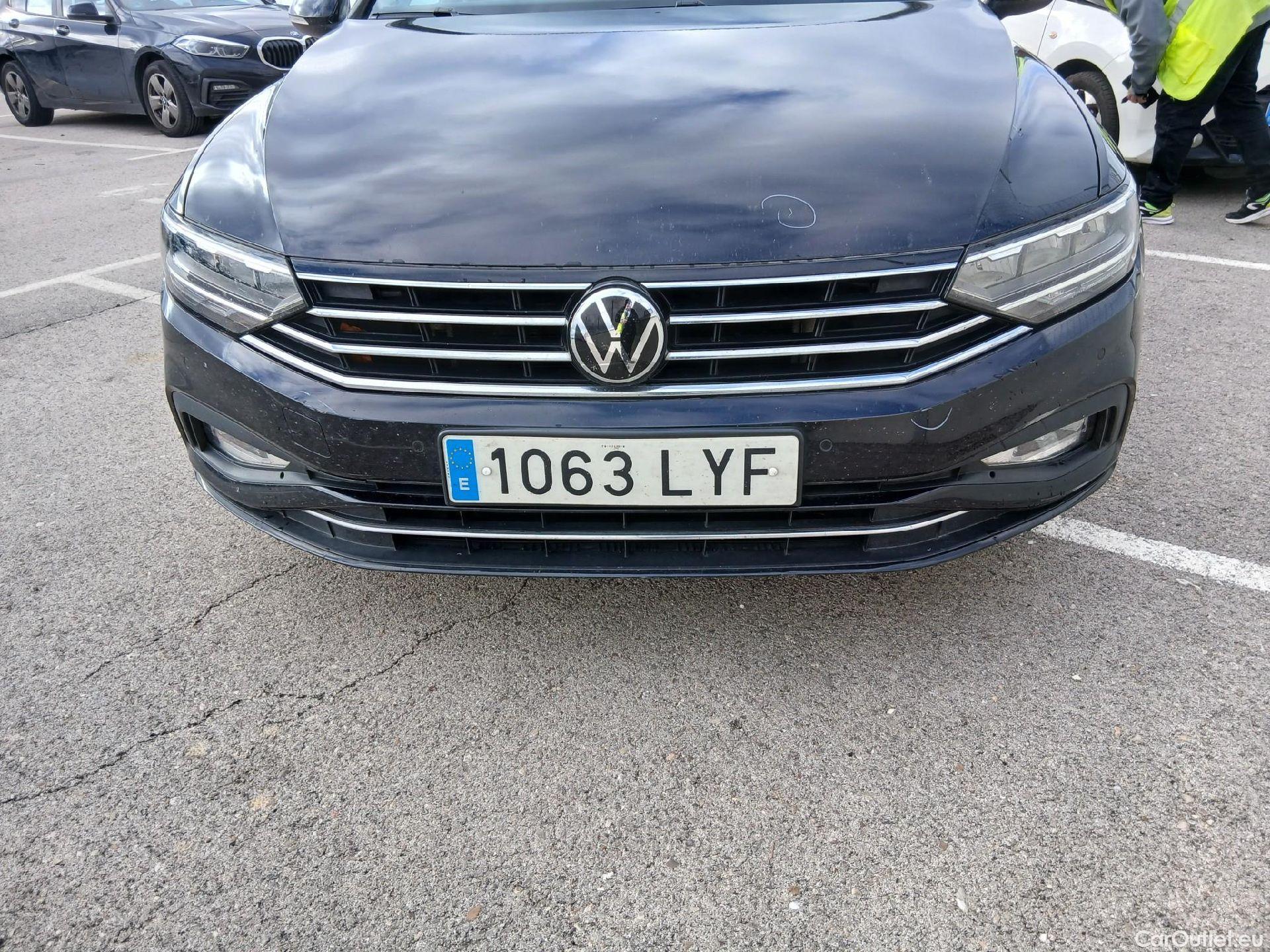  Volkswagen  Passat VOLKSWAGEN  / 2019 / 5P / familiar Variant Executive 2.0 TDI 110kW (150CV) #6