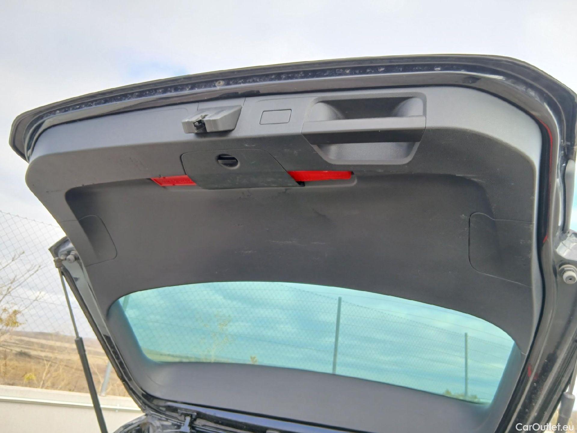  Volkswagen  Passat VOLKSWAGEN  / 2019 / 5P / familiar Variant Executive 2.0 TDI 110kW (150CV) #28