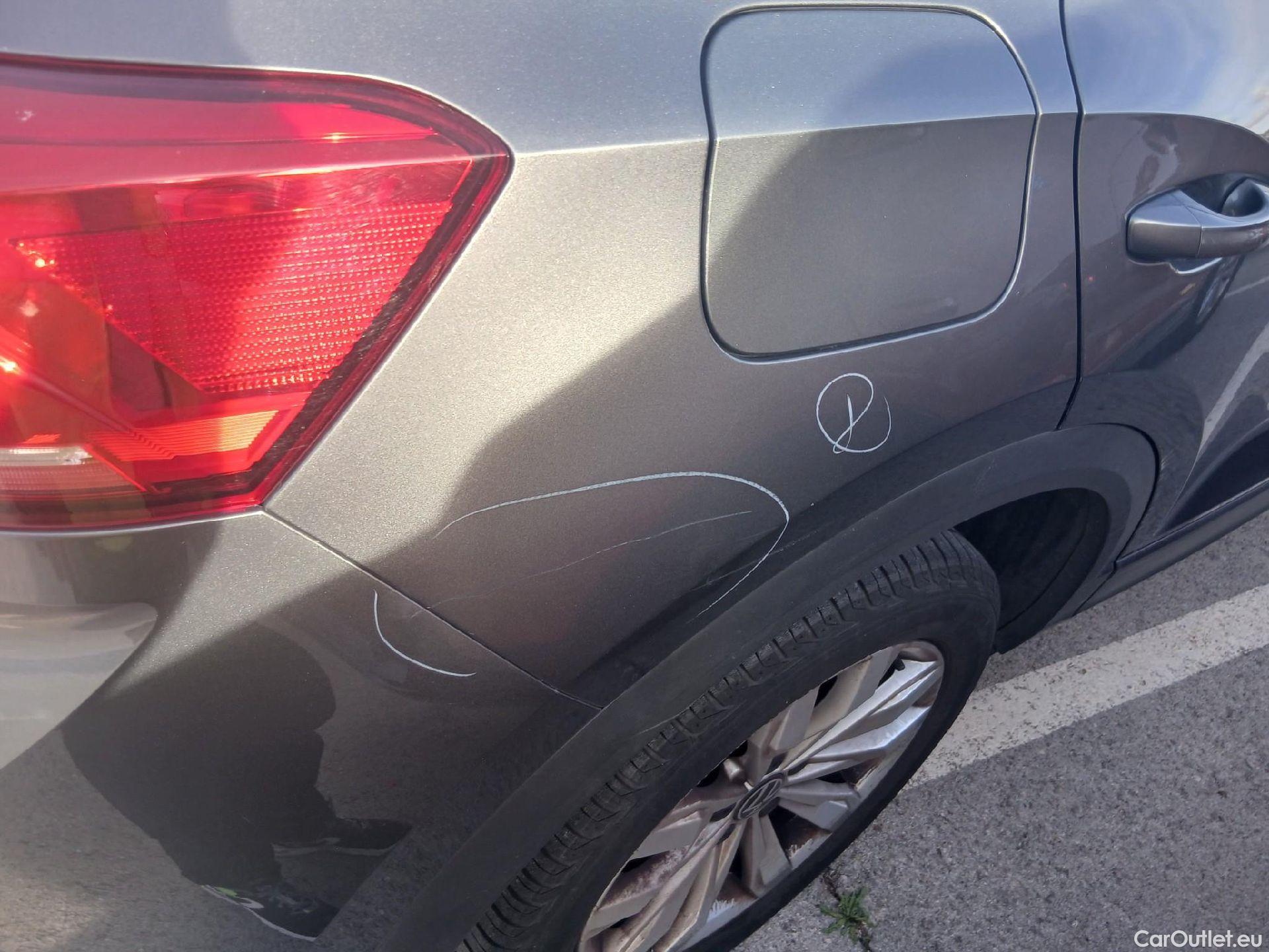  Volkswagen  T-ROC VOLKSWAGEN  / 2017 / 5P / todoterreno Advance 2.0 TDI 110kW (150CV) DSG (AC2) #18