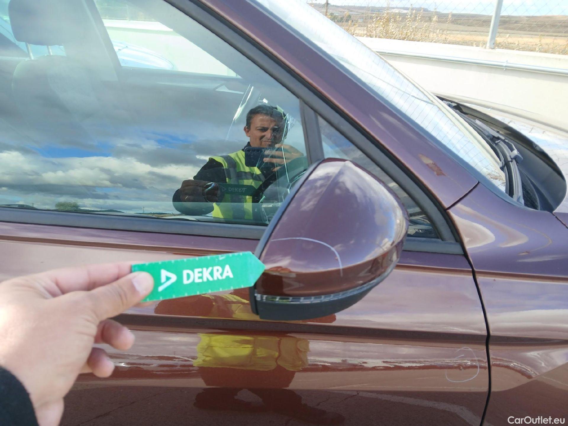  Volkswagen  Tiguan VOLKSWAGEN  / 2020 / 5P / todoterreno Life 2.0 TDI 110kW (150CV) #37