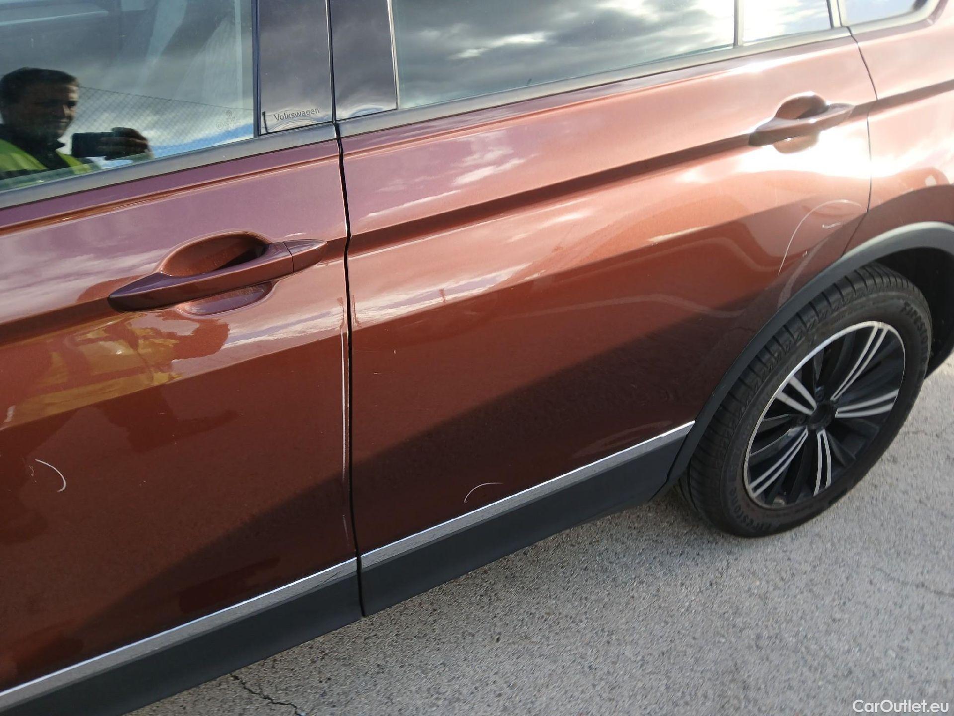  Volkswagen  Tiguan VOLKSWAGEN  / 2020 / 5P / todoterreno Life 2.0 TDI 110kW (150CV) #25