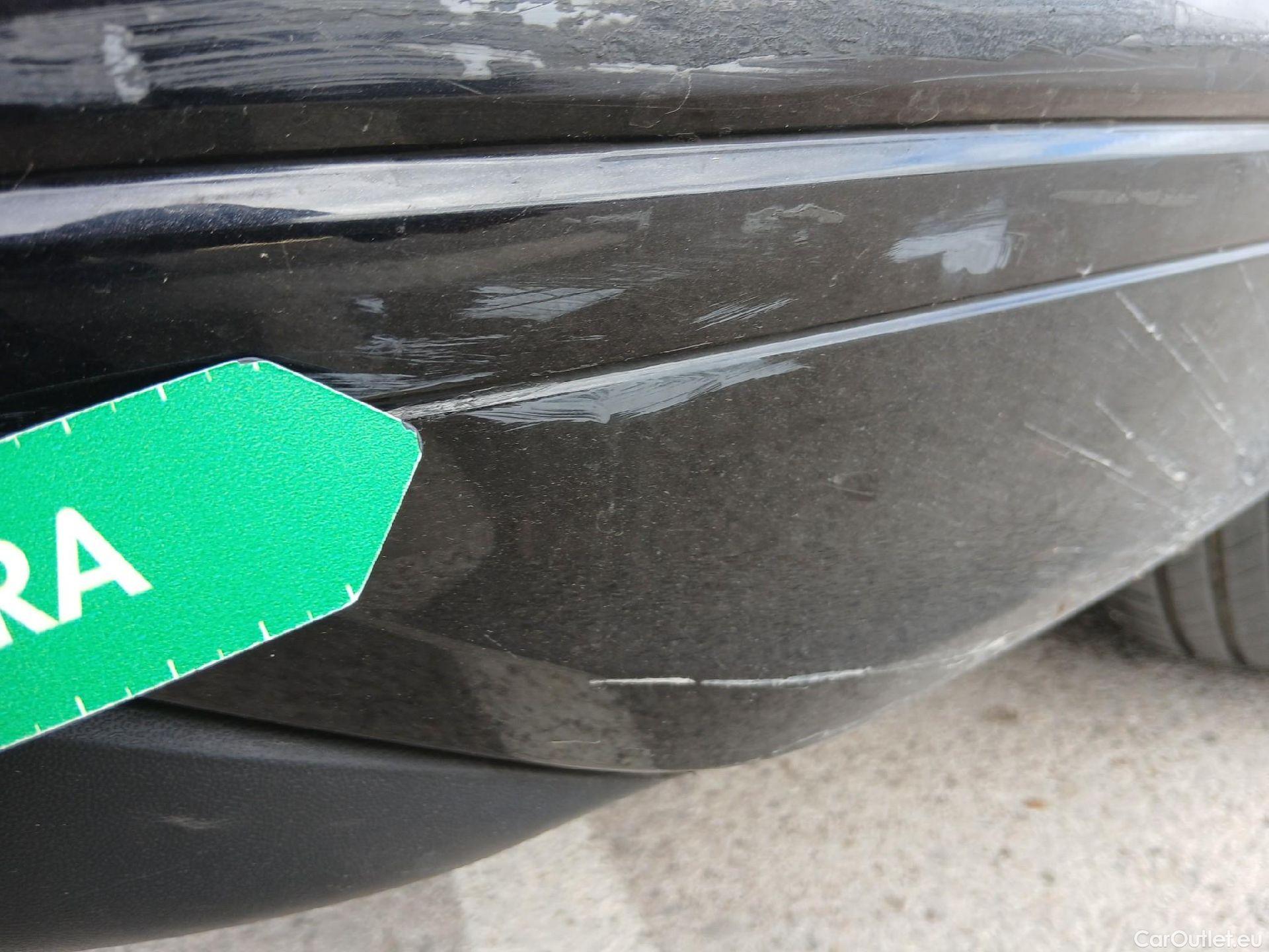  Volkswagen  Passat VOLKSWAGEN  / 2019 / 5P / familiar Variant Executive 2.0 TDI 110kW (150CV) #18