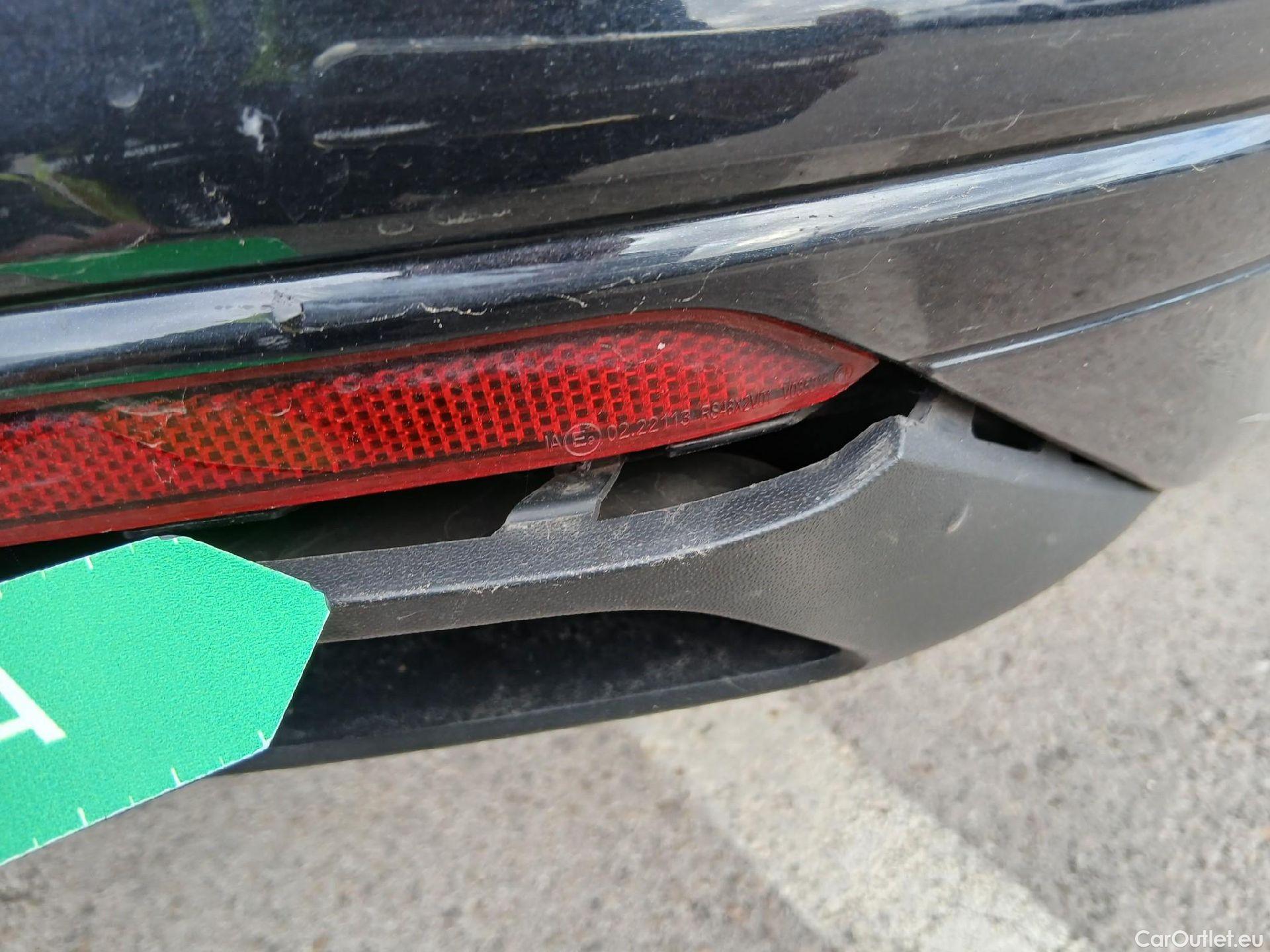  Volkswagen  Passat VOLKSWAGEN  / 2019 / 5P / familiar Variant Executive 2.0 TDI 110kW (150CV) #20