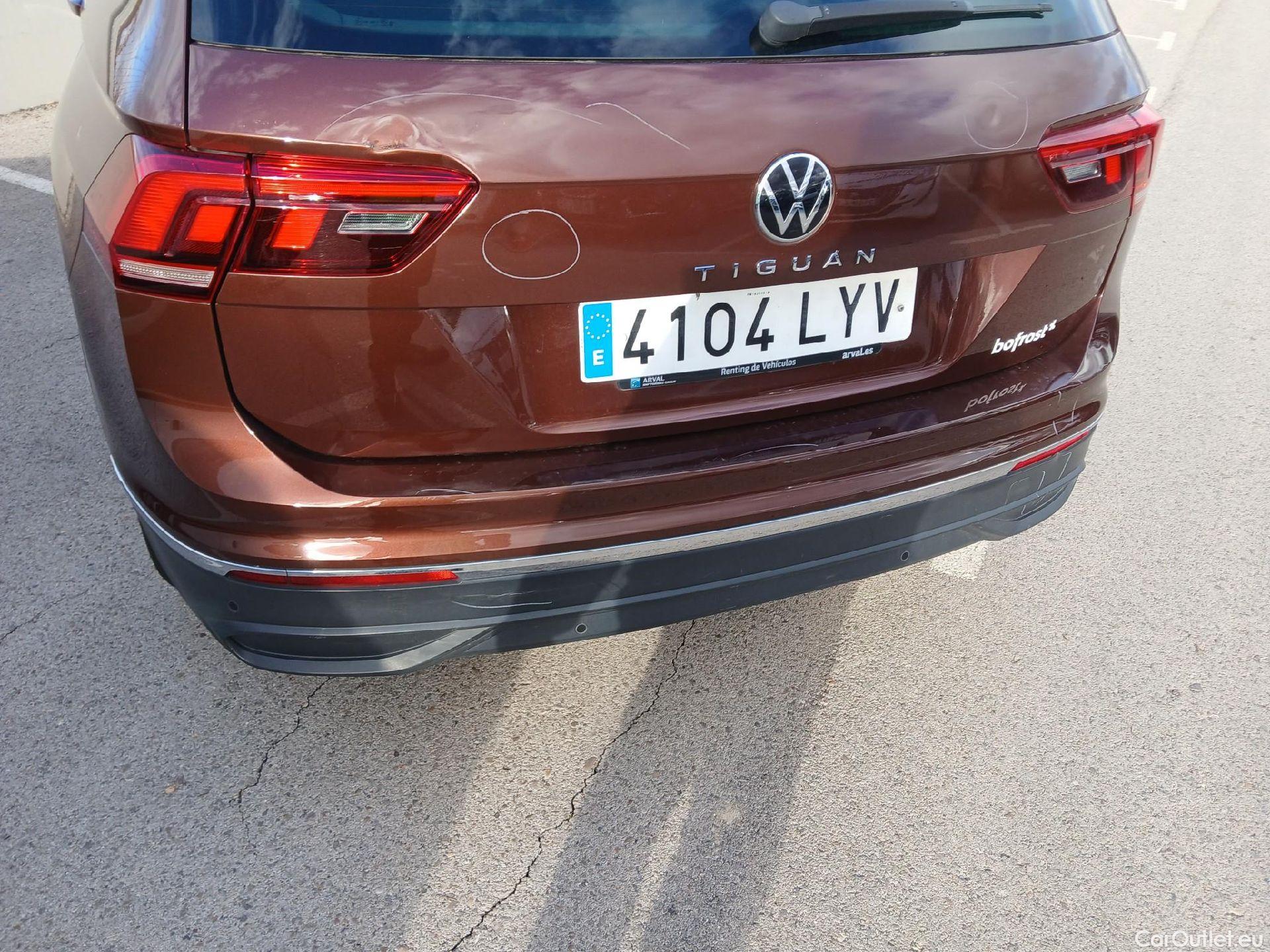  Volkswagen  Tiguan VOLKSWAGEN  / 2020 / 5P / todoterreno Life 2.0 TDI 110kW (150CV) #27