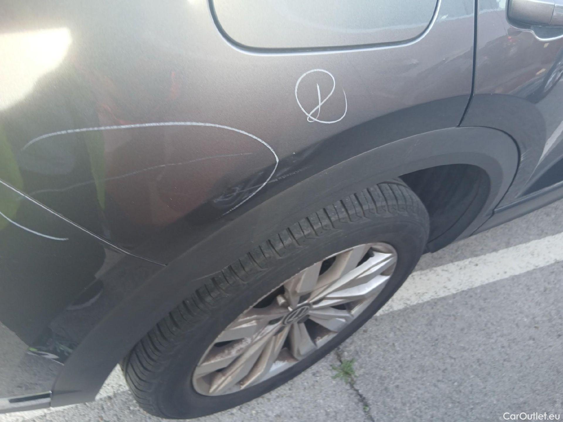  Volkswagen  T-ROC VOLKSWAGEN  / 2017 / 5P / todoterreno Advance 2.0 TDI 110kW (150CV) DSG (AC2) #19