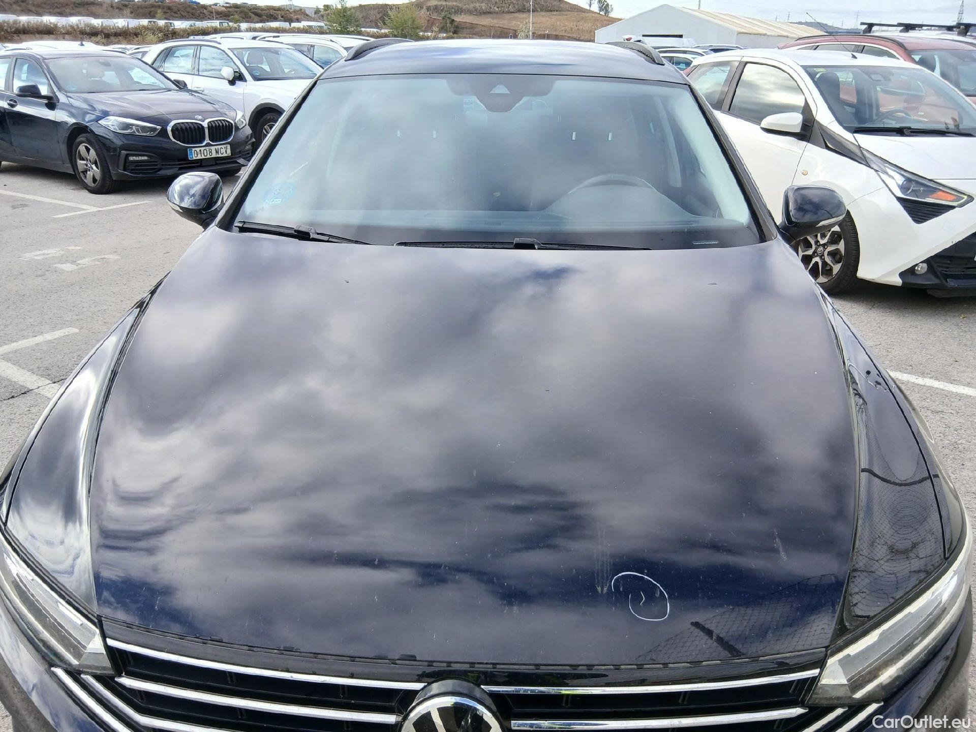  Volkswagen  Passat VOLKSWAGEN  / 2019 / 5P / familiar Variant Executive 2.0 TDI 110kW (150CV) #3