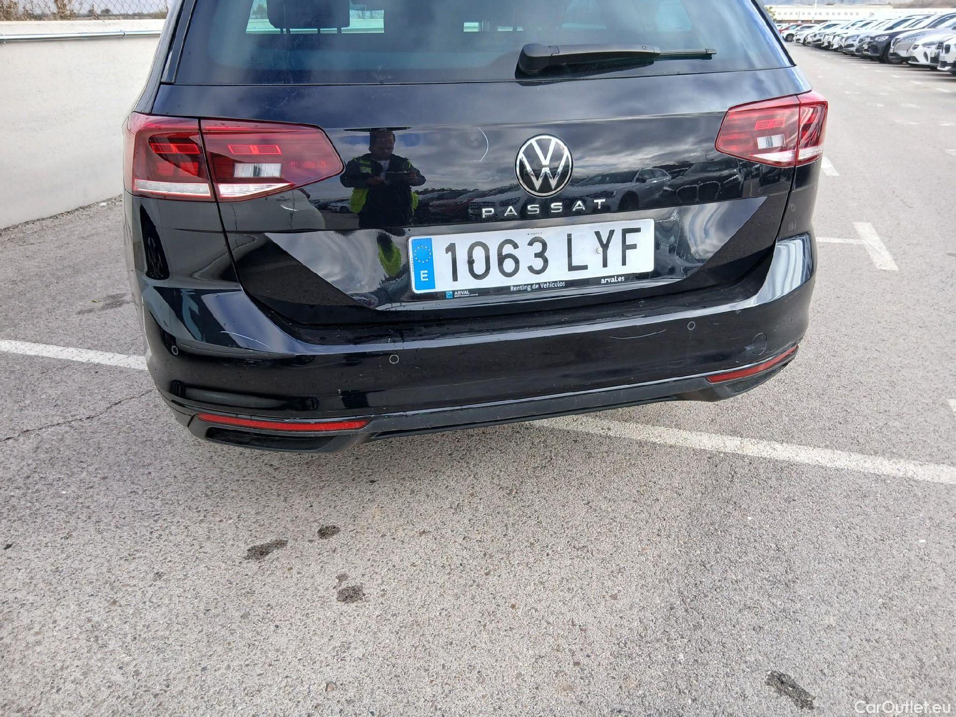  Volkswagen  Passat VOLKSWAGEN  / 2019 / 5P / familiar Variant Executive 2.0 TDI 110kW (150CV) #12