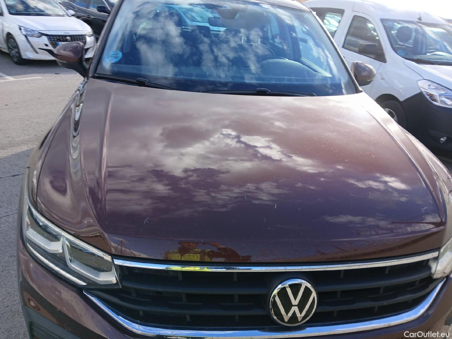  Volkswagen  Tiguan VOLKSWAGEN  / 2020 / 5P / todoterreno Life 2.0 TDI 110kW (150CV) #18