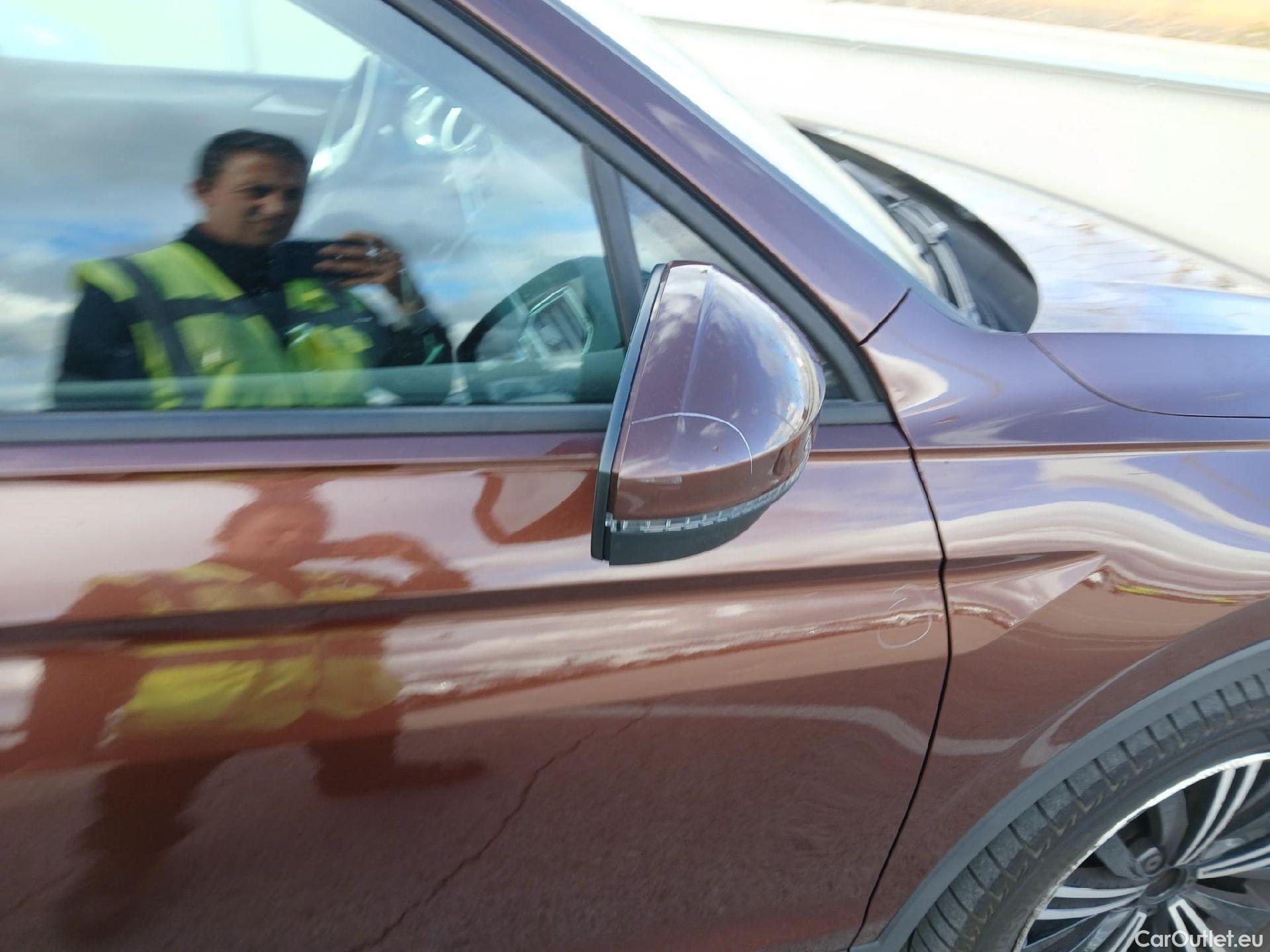  Volkswagen  Tiguan VOLKSWAGEN  / 2020 / 5P / todoterreno Life 2.0 TDI 110kW (150CV) #38