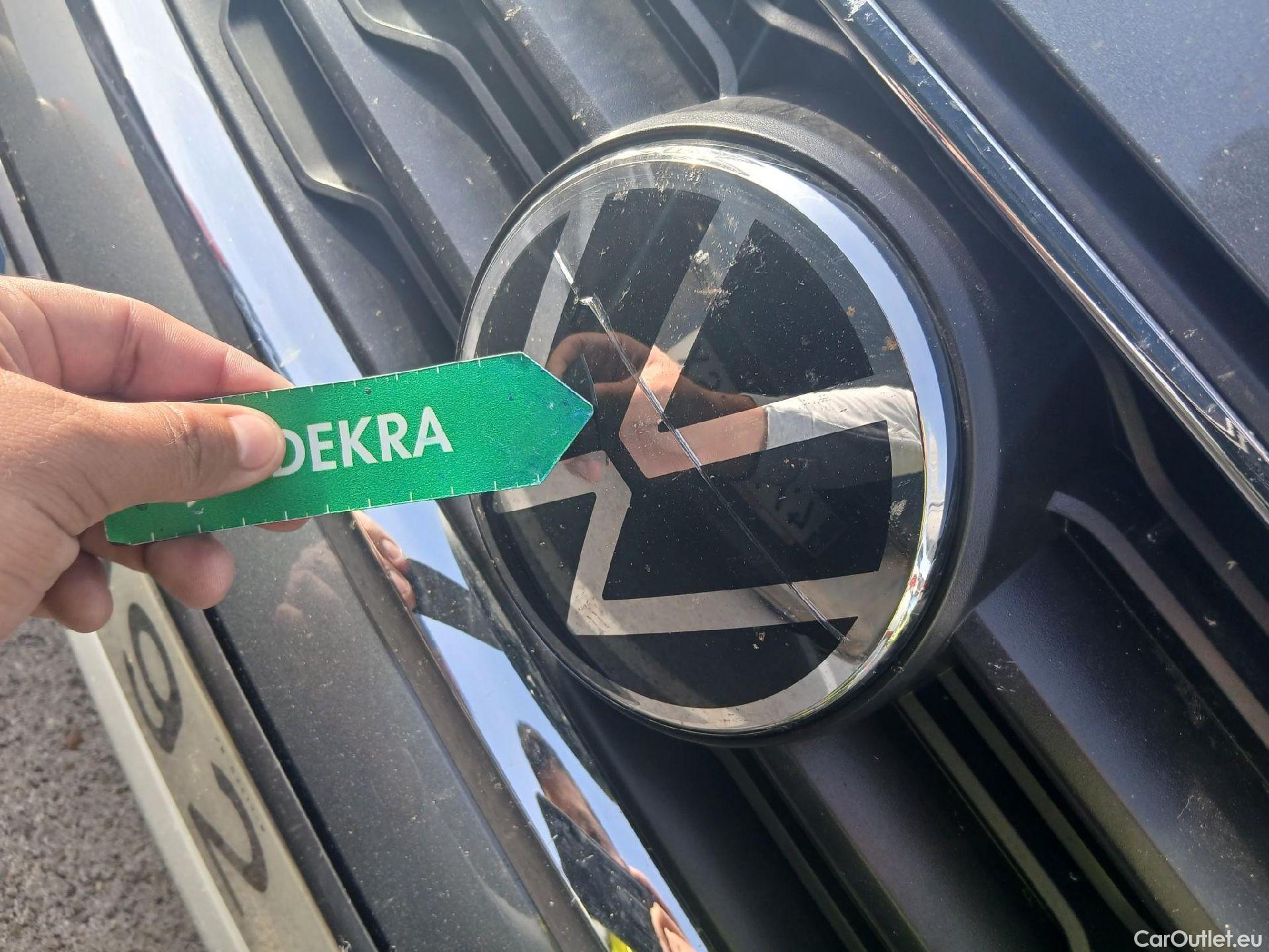  Volkswagen  T-ROC VOLKSWAGEN  / 2017 / 5P / todoterreno Advance 2.0 TDI 110kW (150CV) DSG (AC2) #4