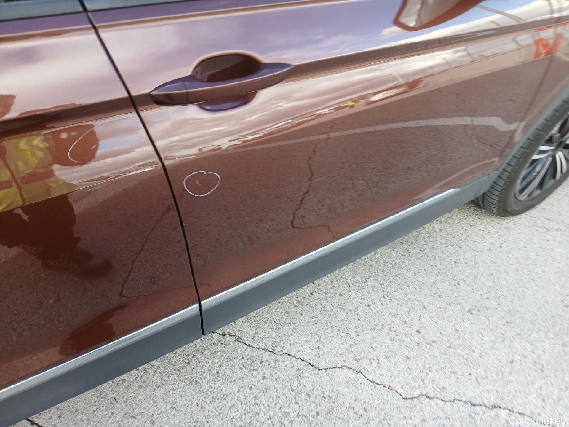  Volkswagen  Tiguan VOLKSWAGEN  / 2020 / 5P / todoterreno Life 2.0 TDI 110kW (150CV) #35